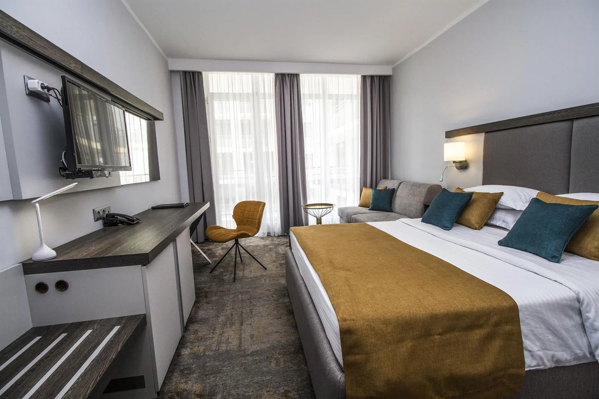 Best Western Plus Premium Inn