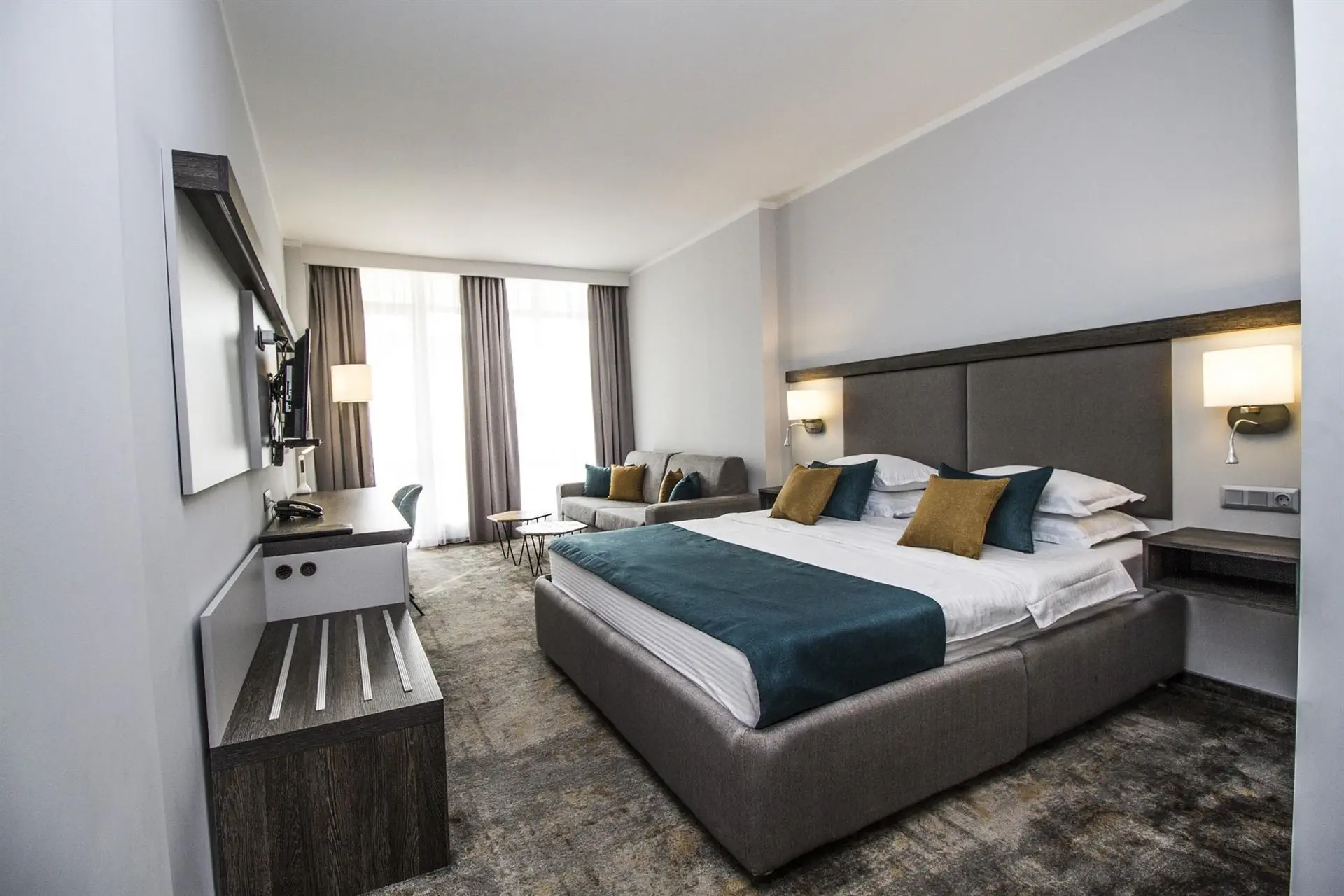 Best Western Plus Premium Inn