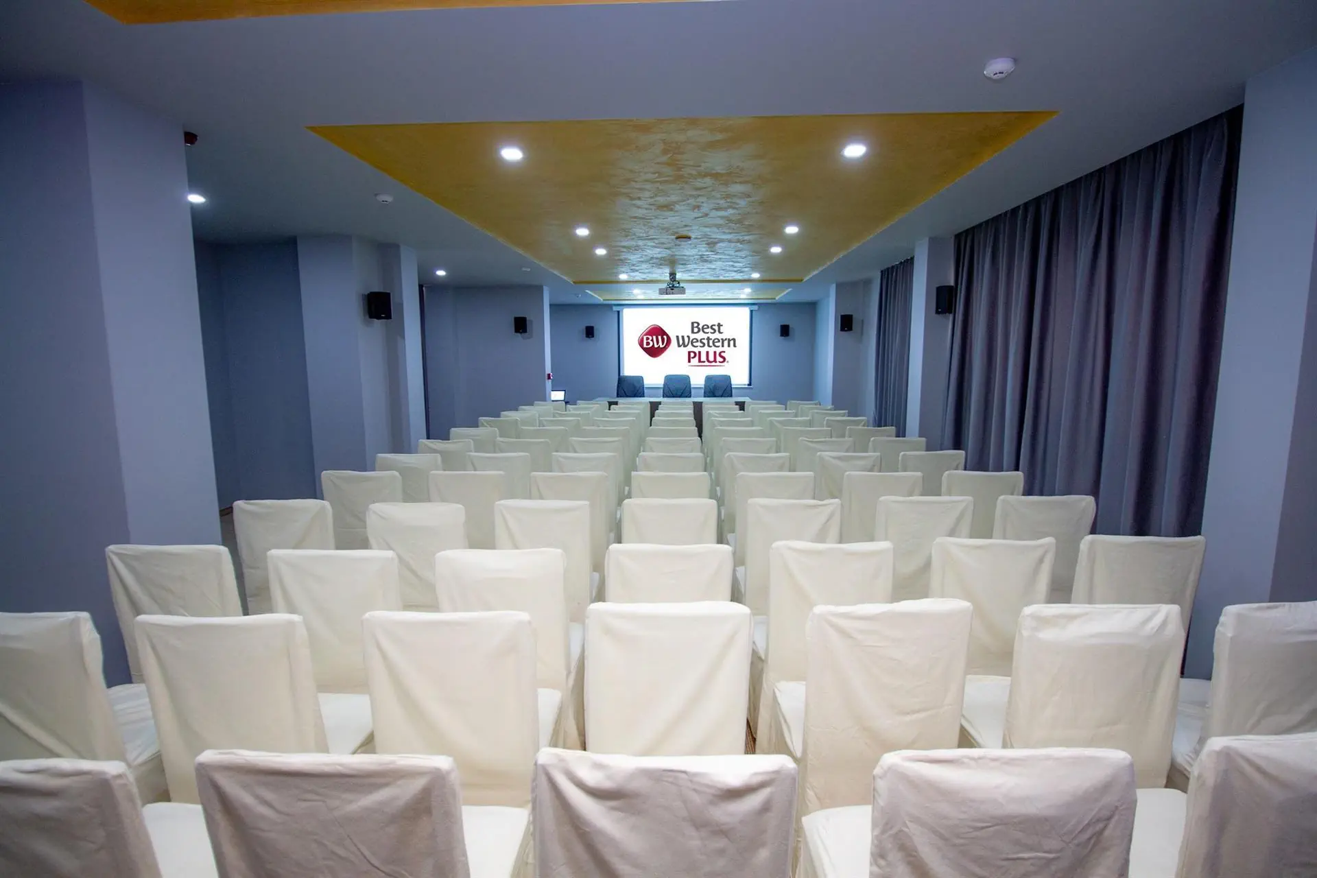 Best Western Plus Premium Inn