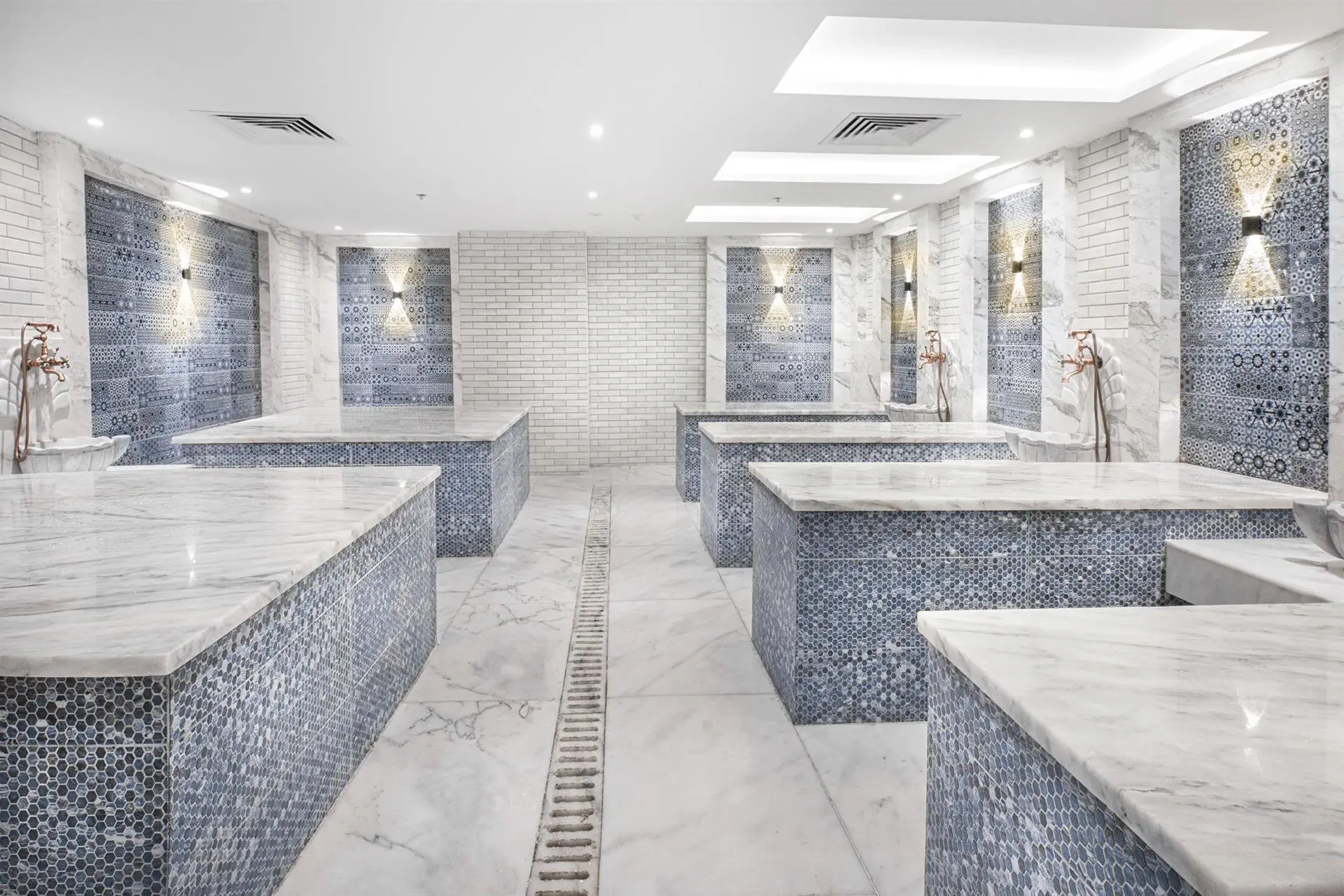HOTEL: The V Luxury Resort
