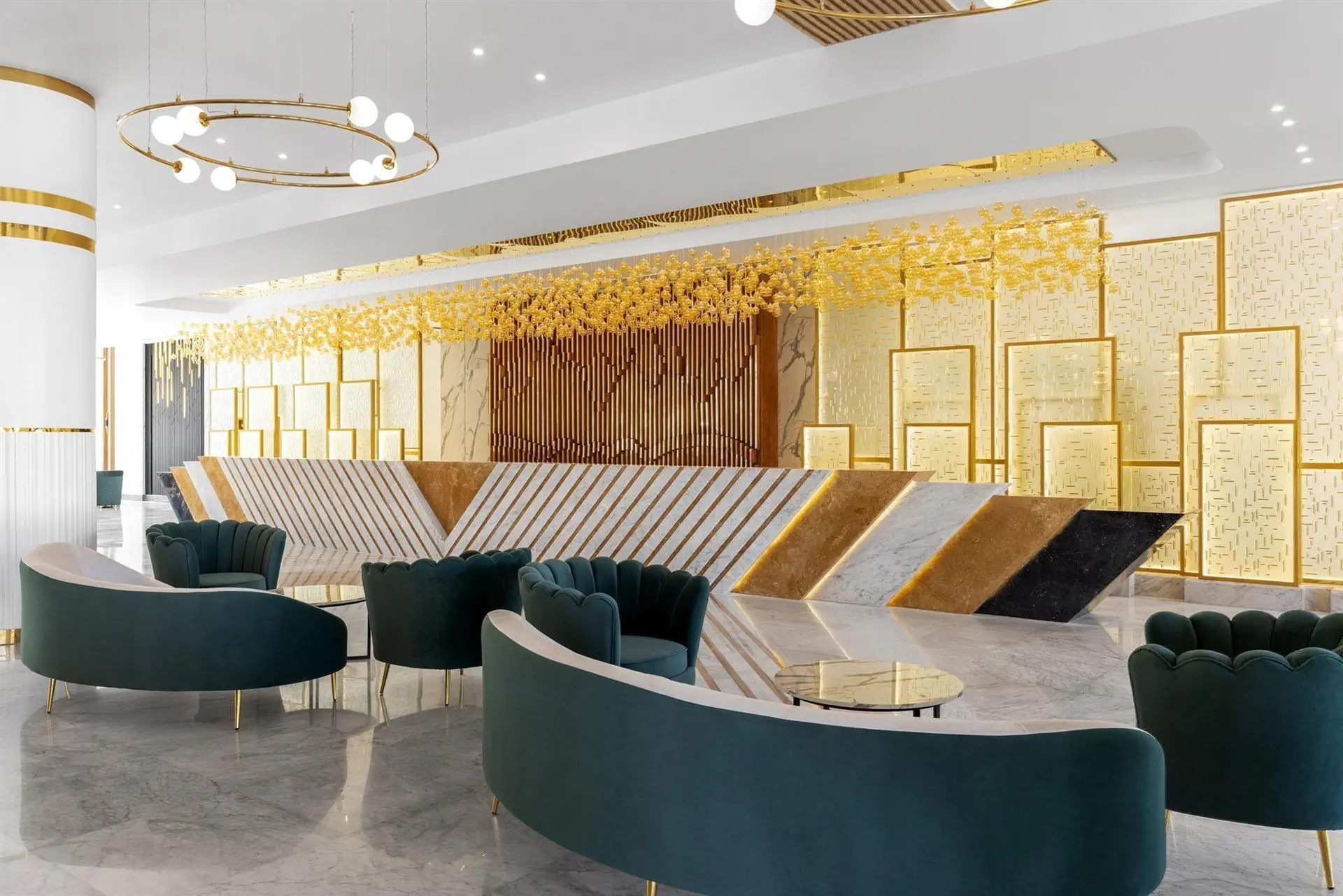 HOTEL: The V Luxury Resort