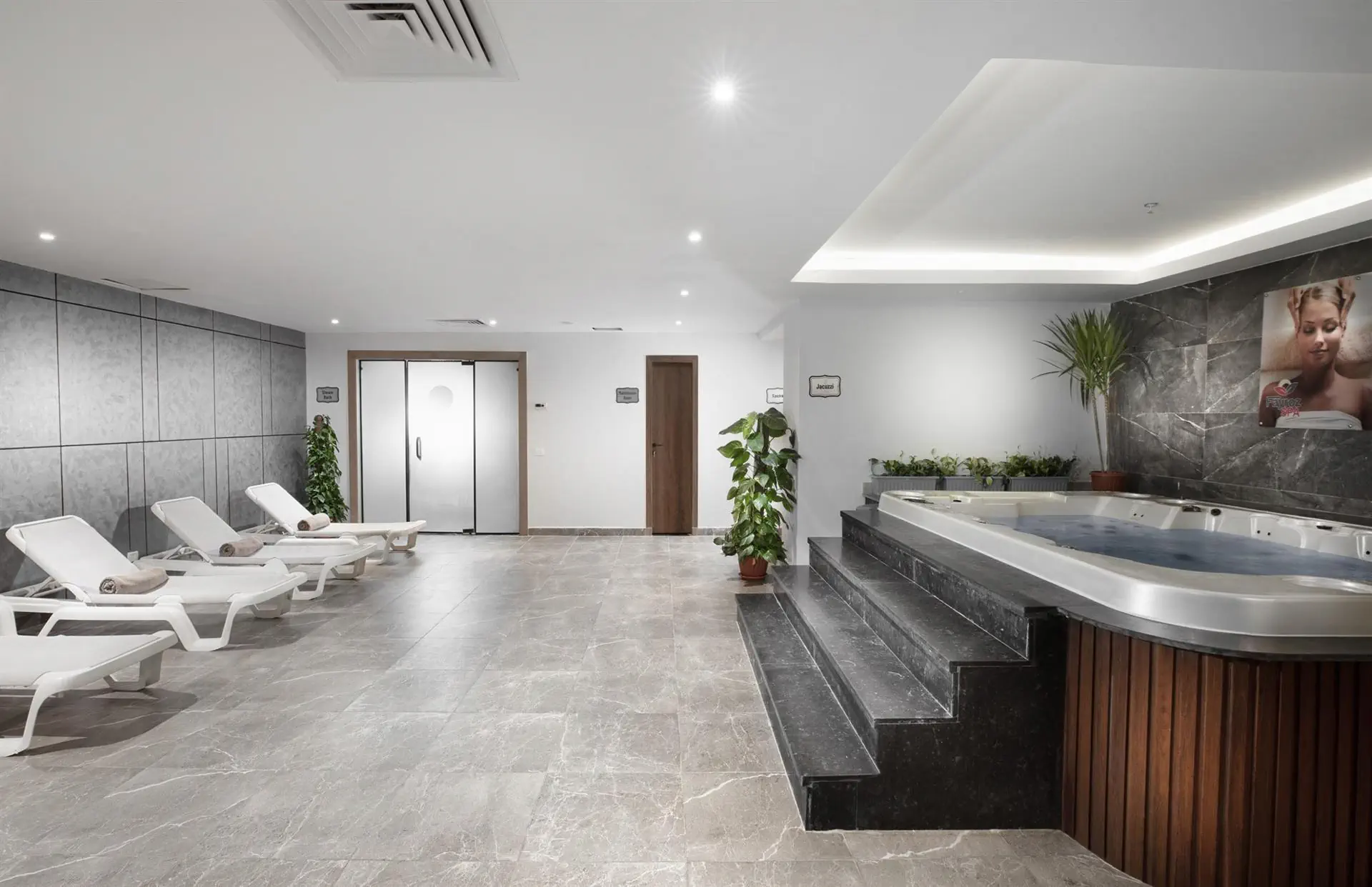 HOTEL: The V Luxury Resort