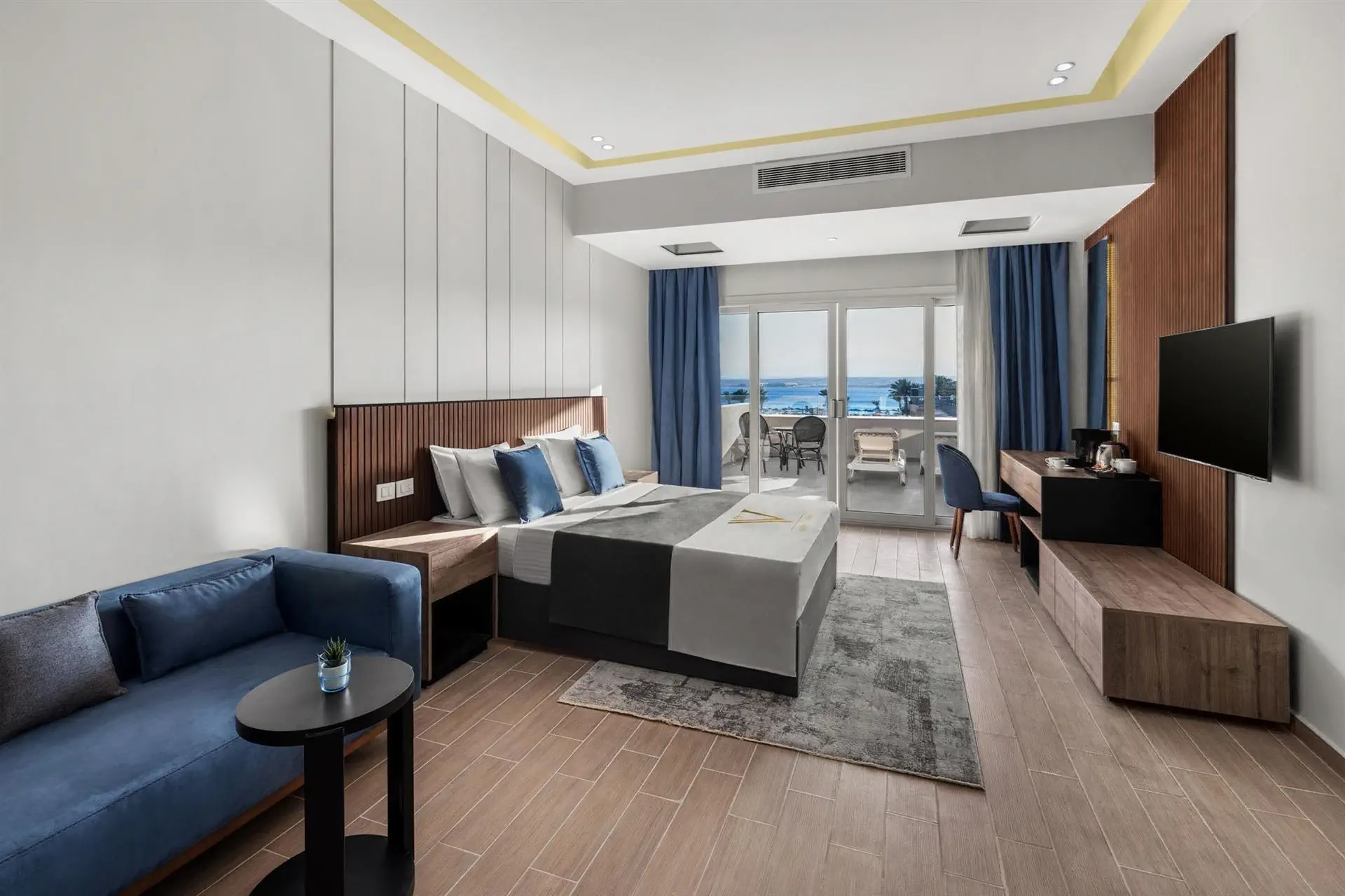 HOTEL: The V Luxury Resort