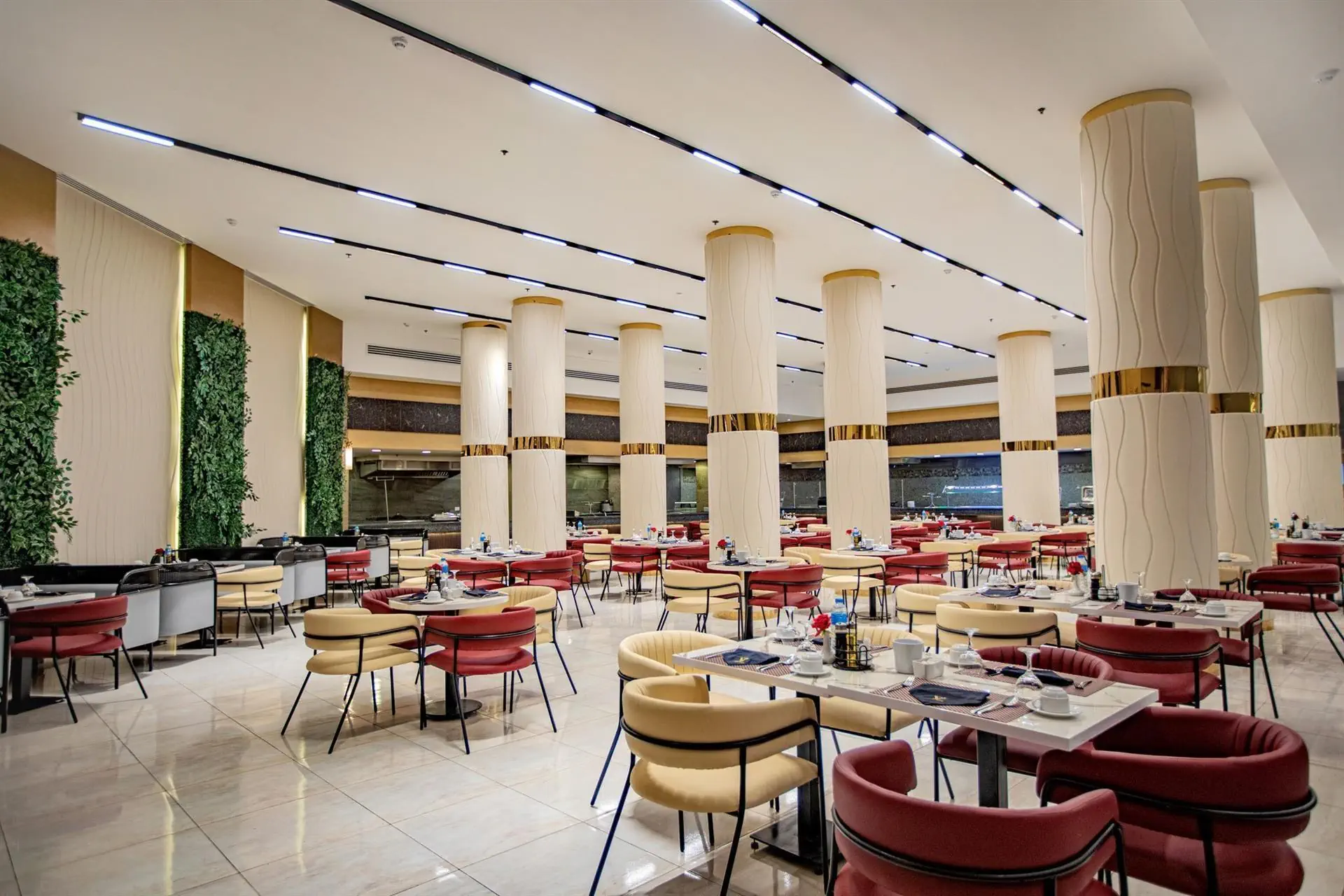 HOTEL: The V Luxury Resort