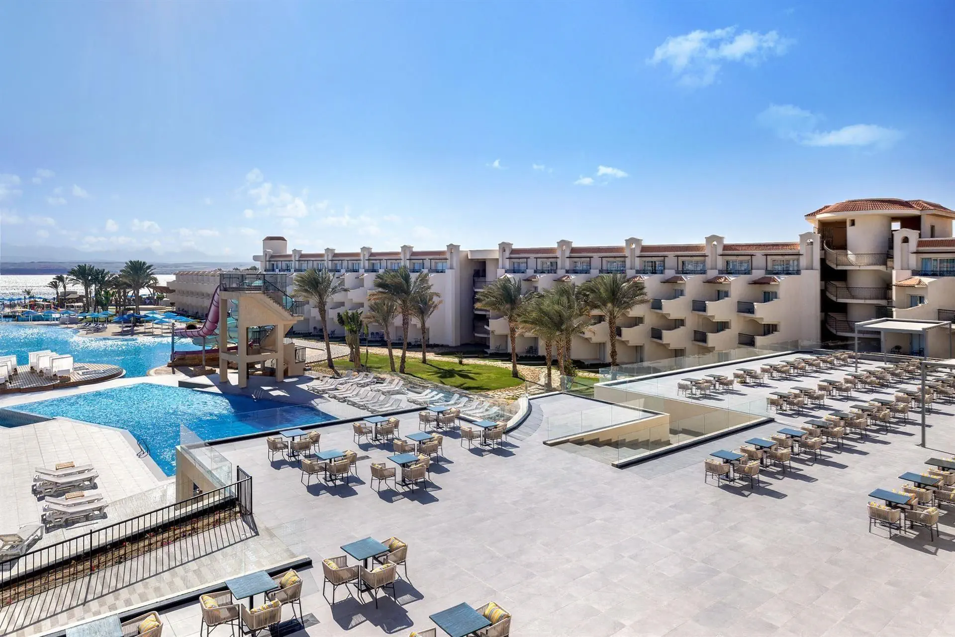 HOTEL: The V Luxury Resort