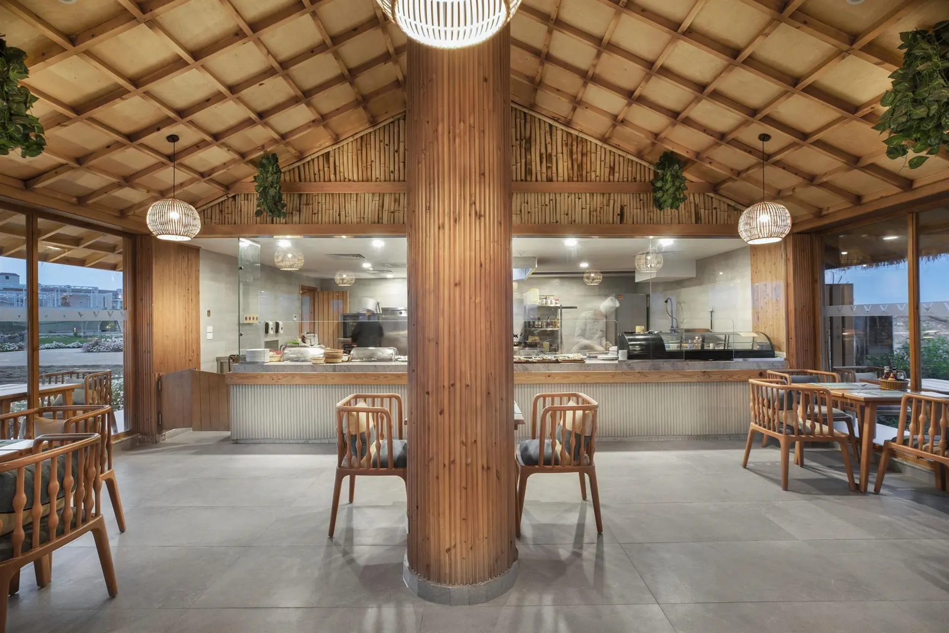 HOTEL: The V Luxury Resort