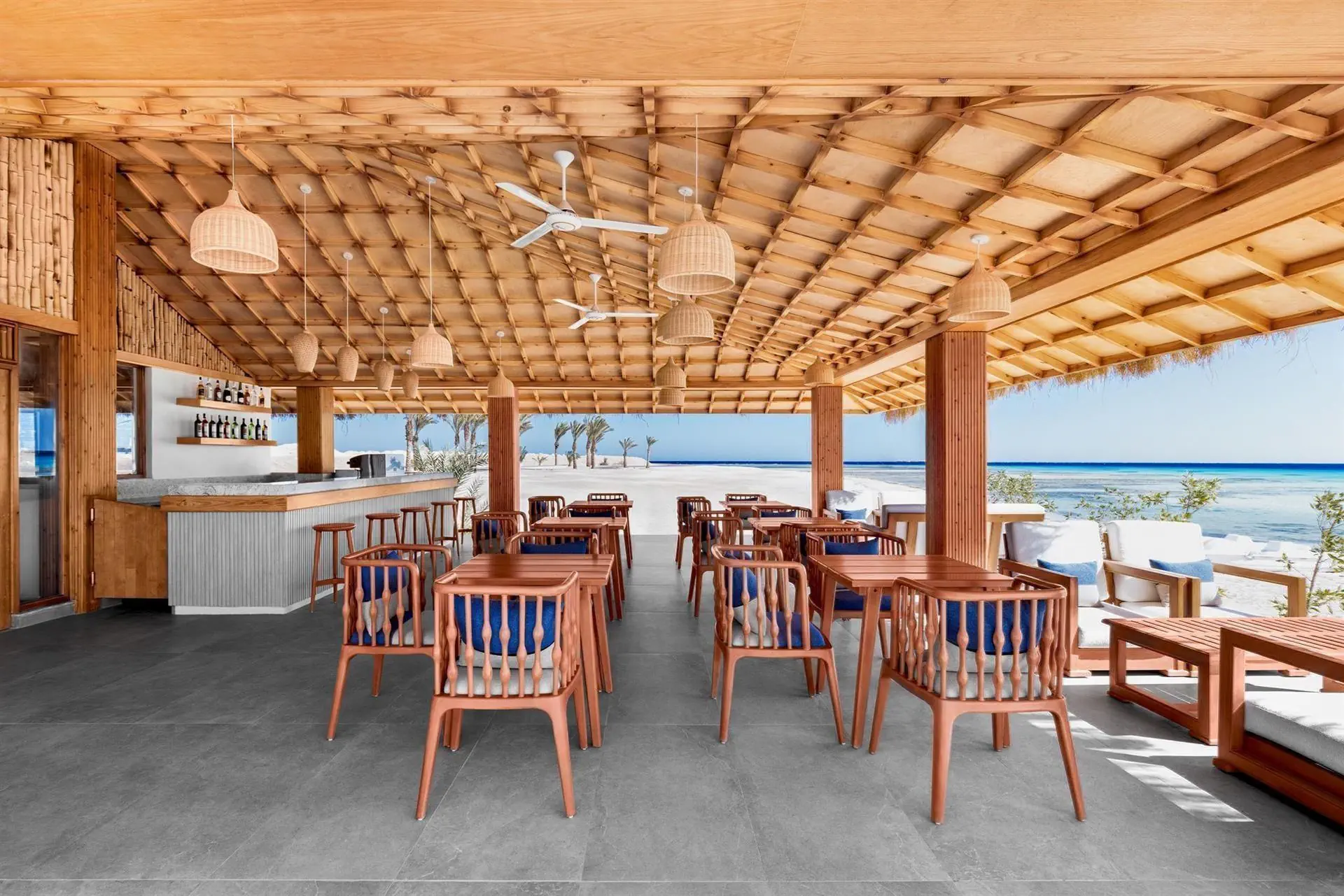 HOTEL: The V Luxury Resort