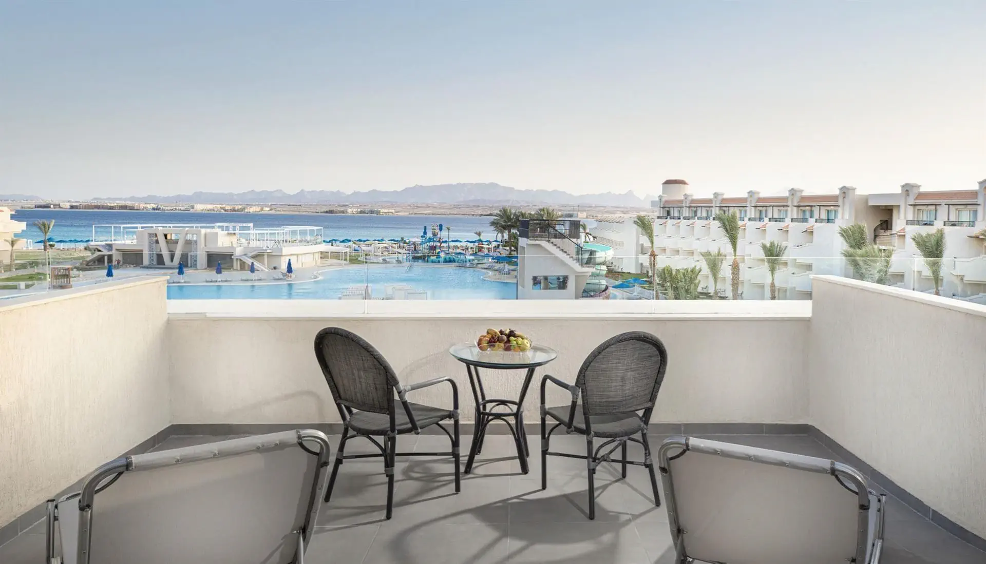 HOTEL: The V Luxury Resort