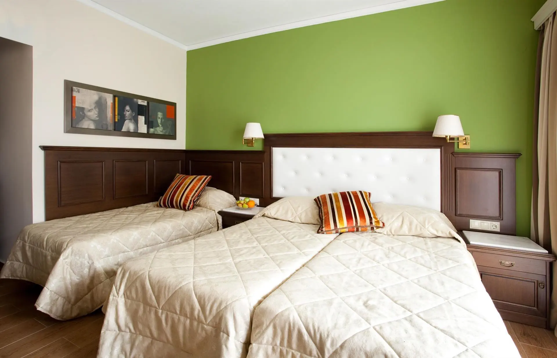 HOTEL: Achillion Palace