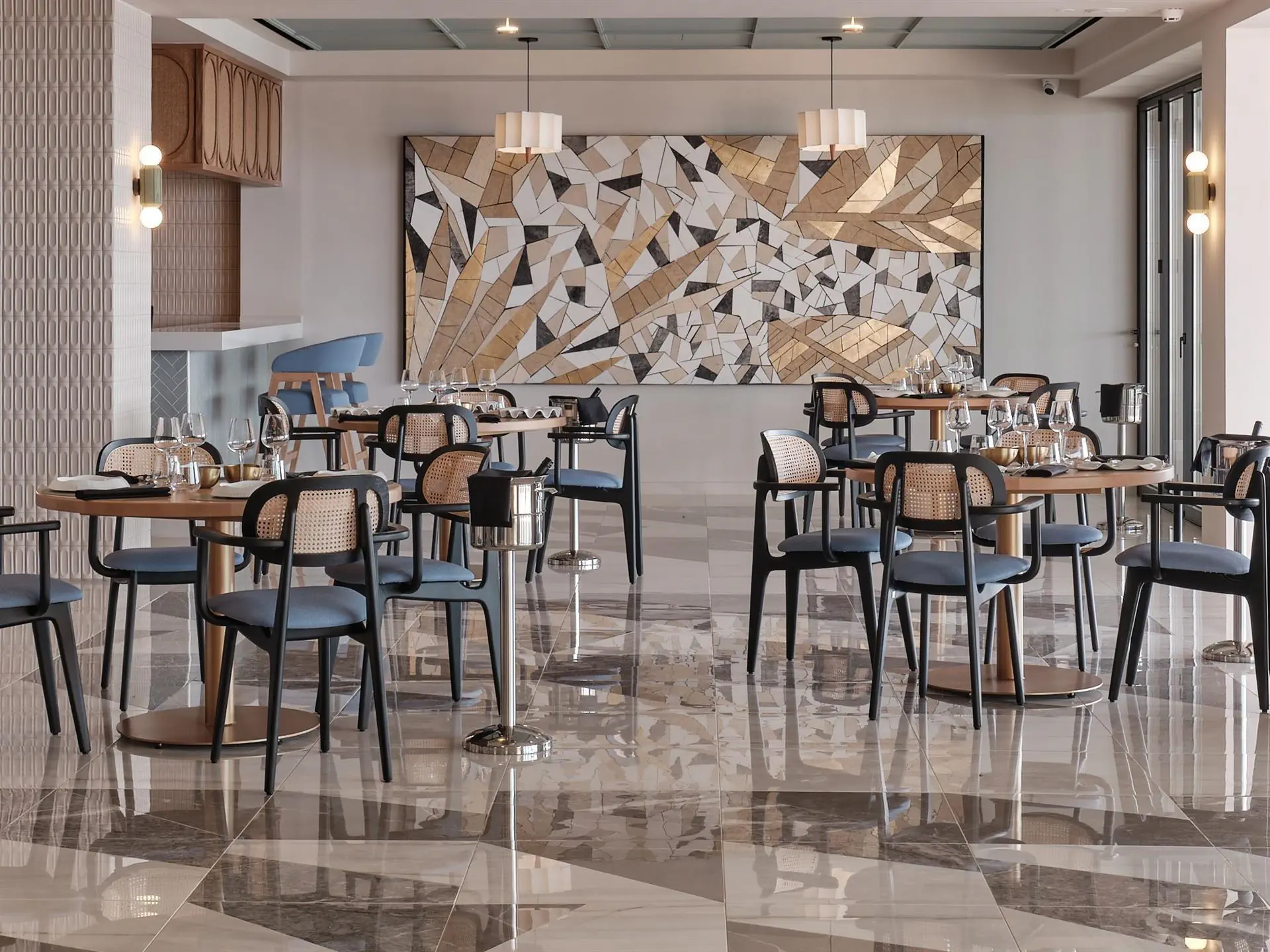 HOTEL: Oros Luxury Beach Resort