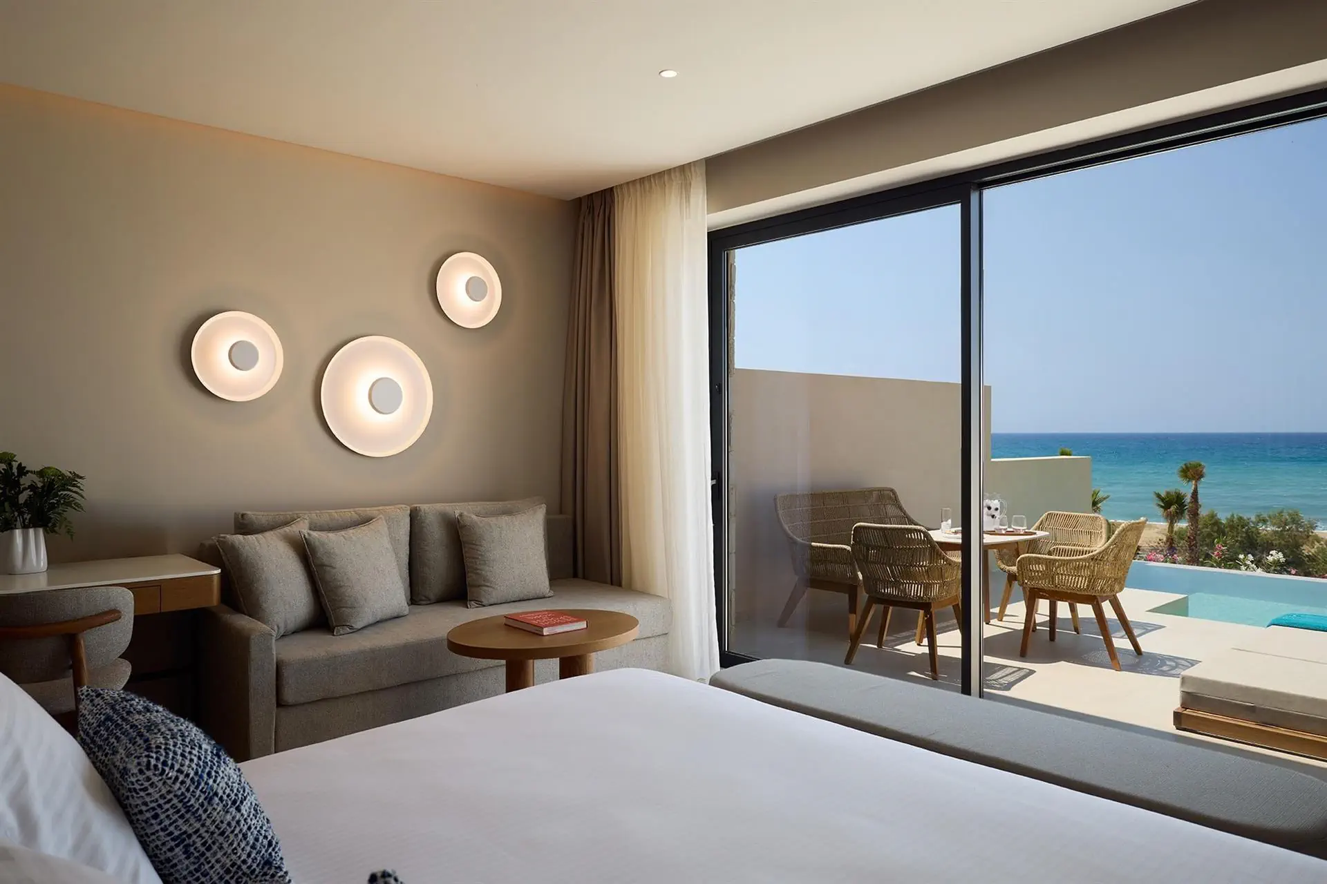 HOTEL: Oros Luxury Beach Resort