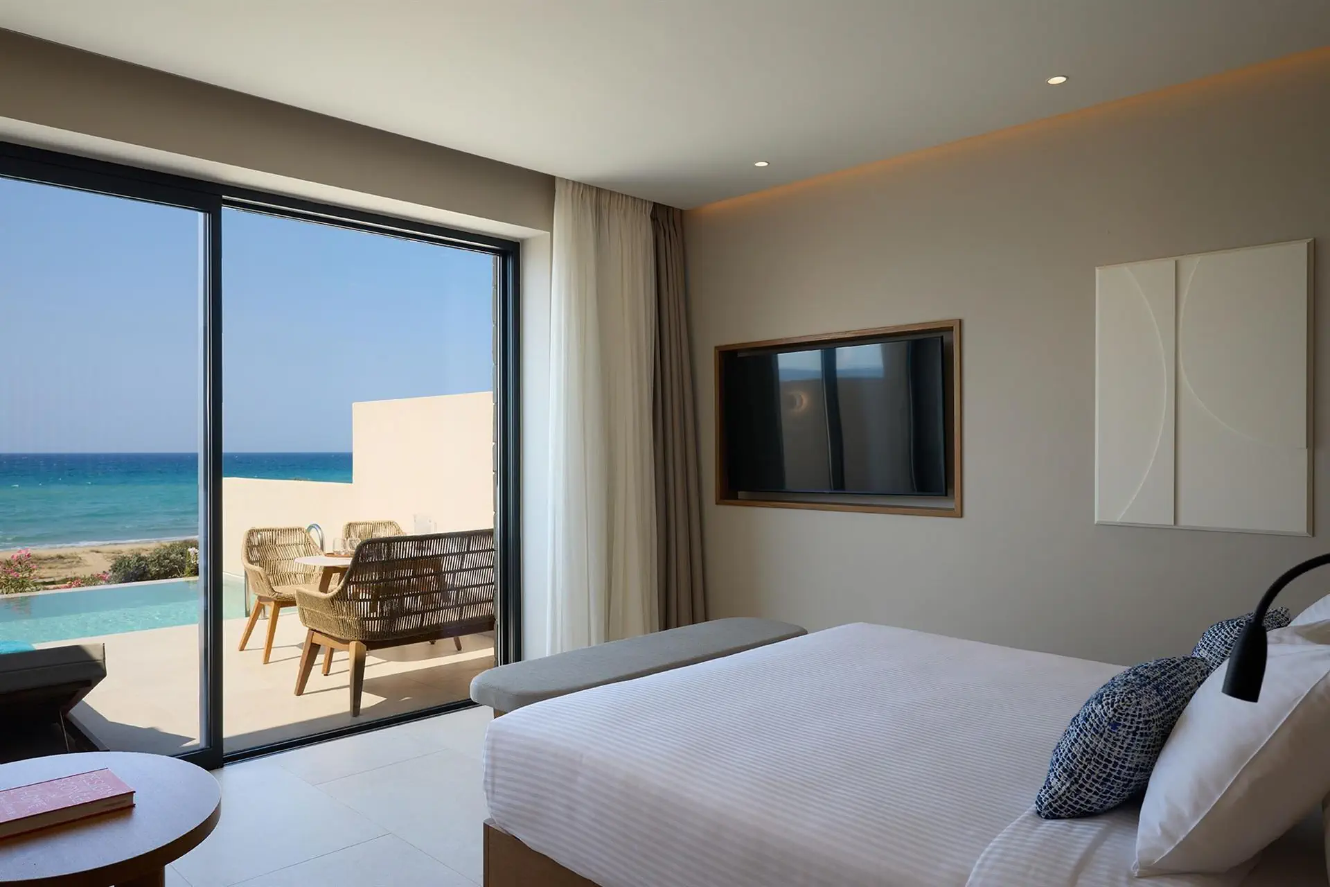 HOTEL: Oros Luxury Beach Resort