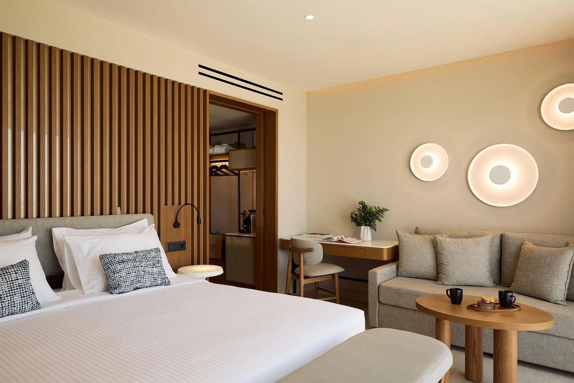 HOTEL: Oros Luxury Beach Resort