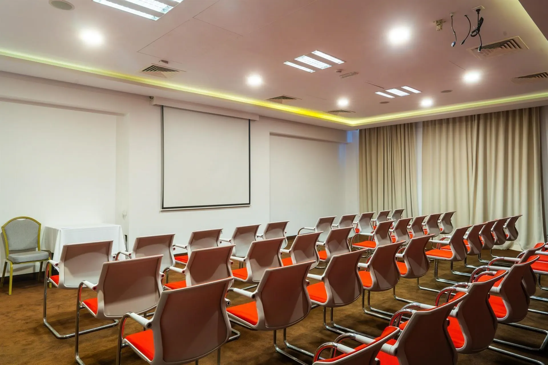 HOTEL: Concorde Green Park Palace