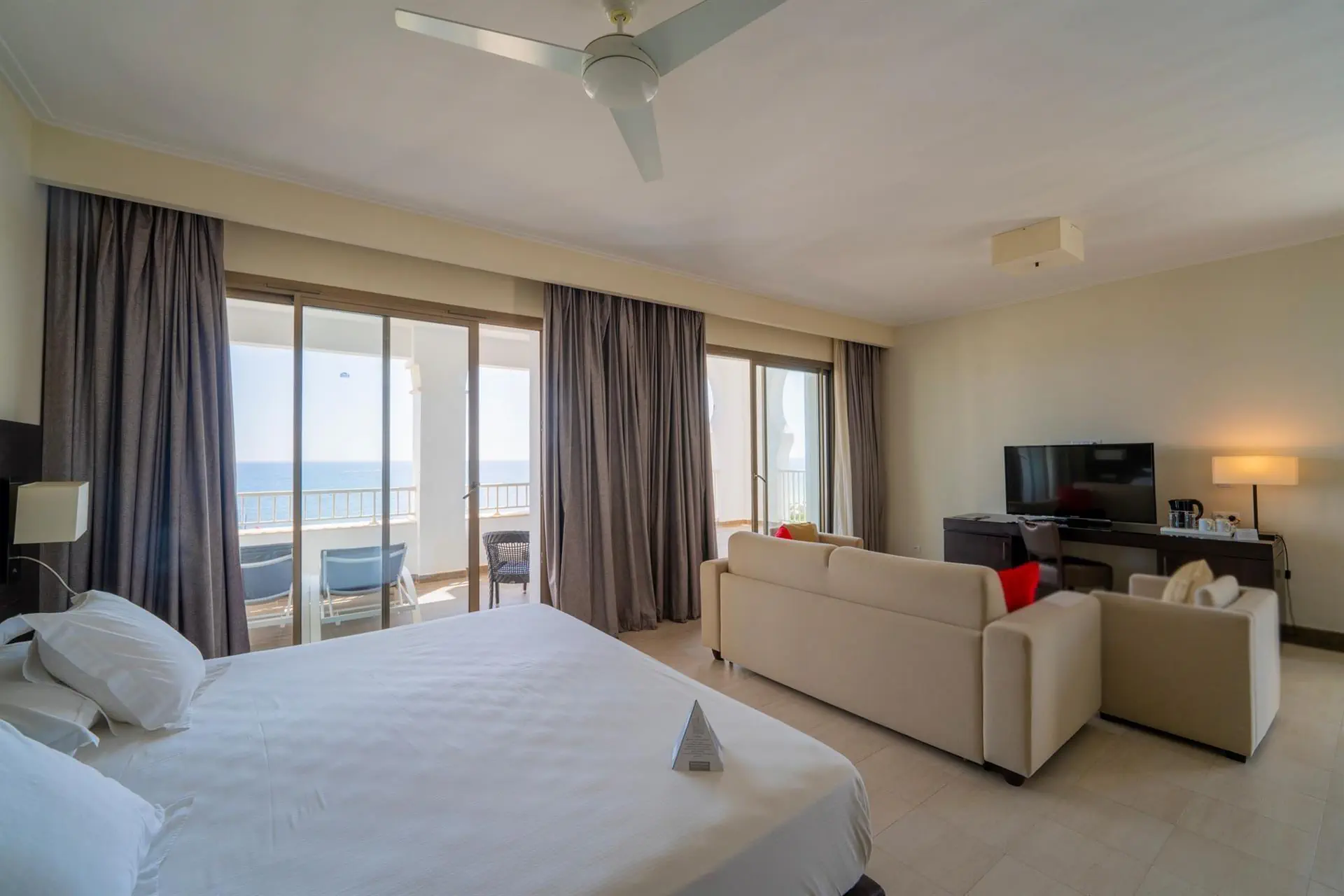 HOTEL: Concorde Green Park Palace