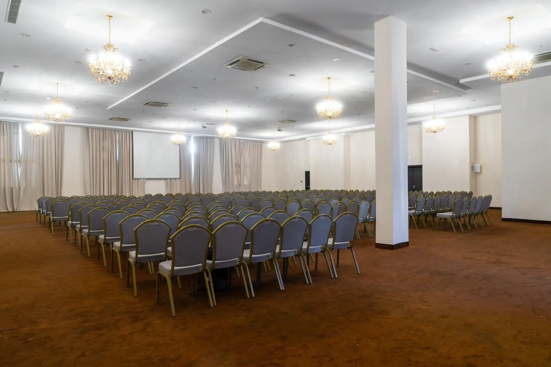 HOTEL: Concorde Green Park Palace