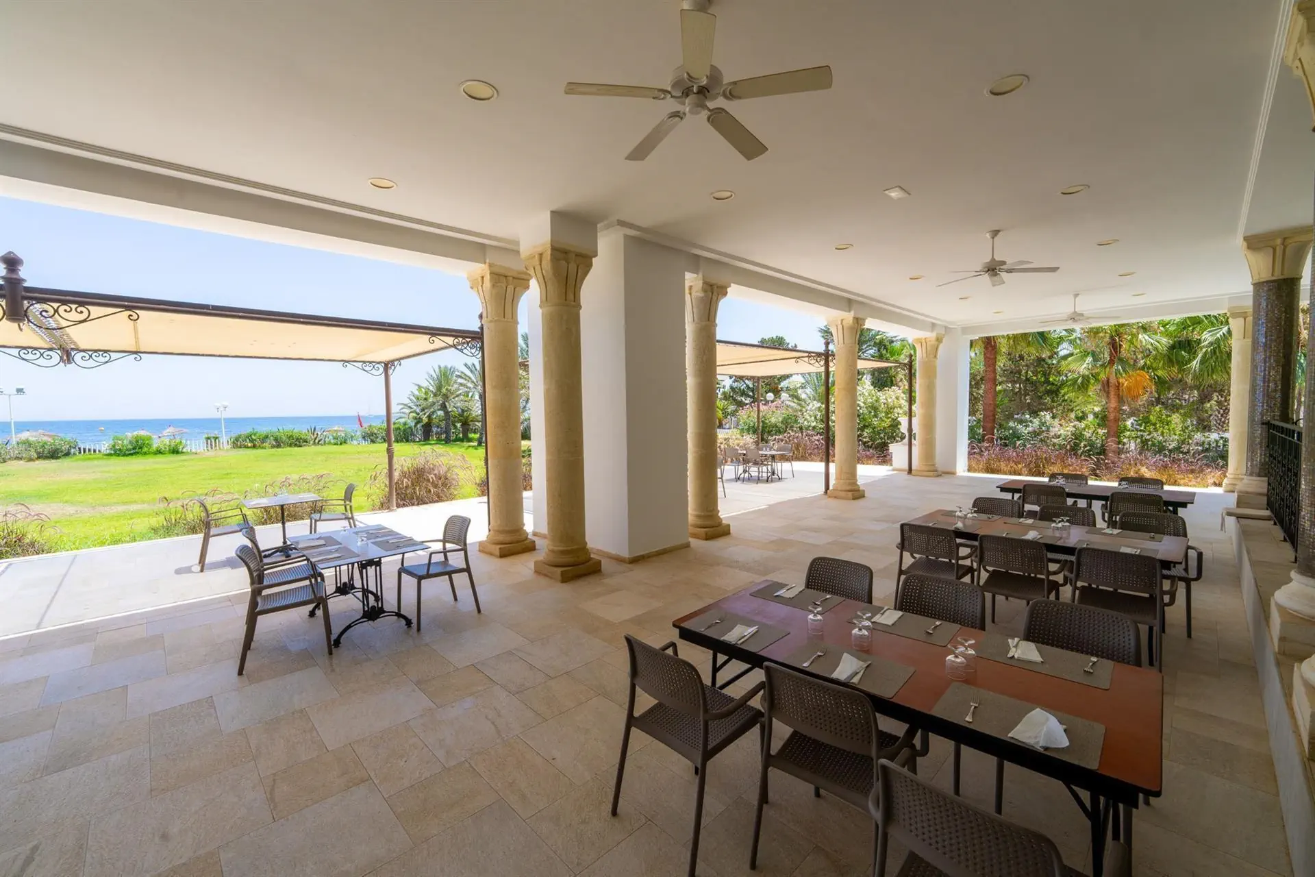 HOTEL: Concorde Green Park Palace