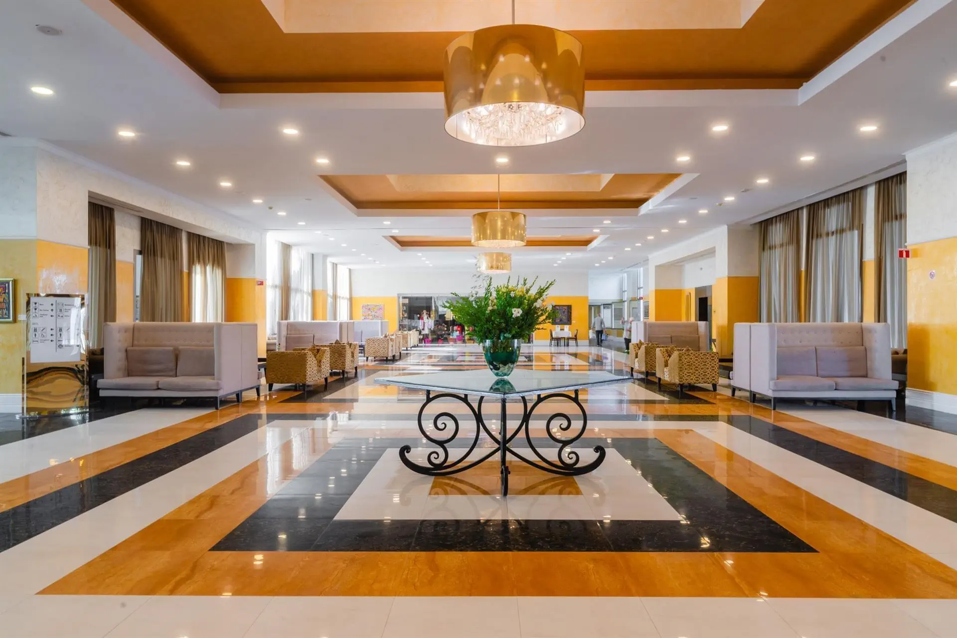 HOTEL: Concorde Green Park Palace