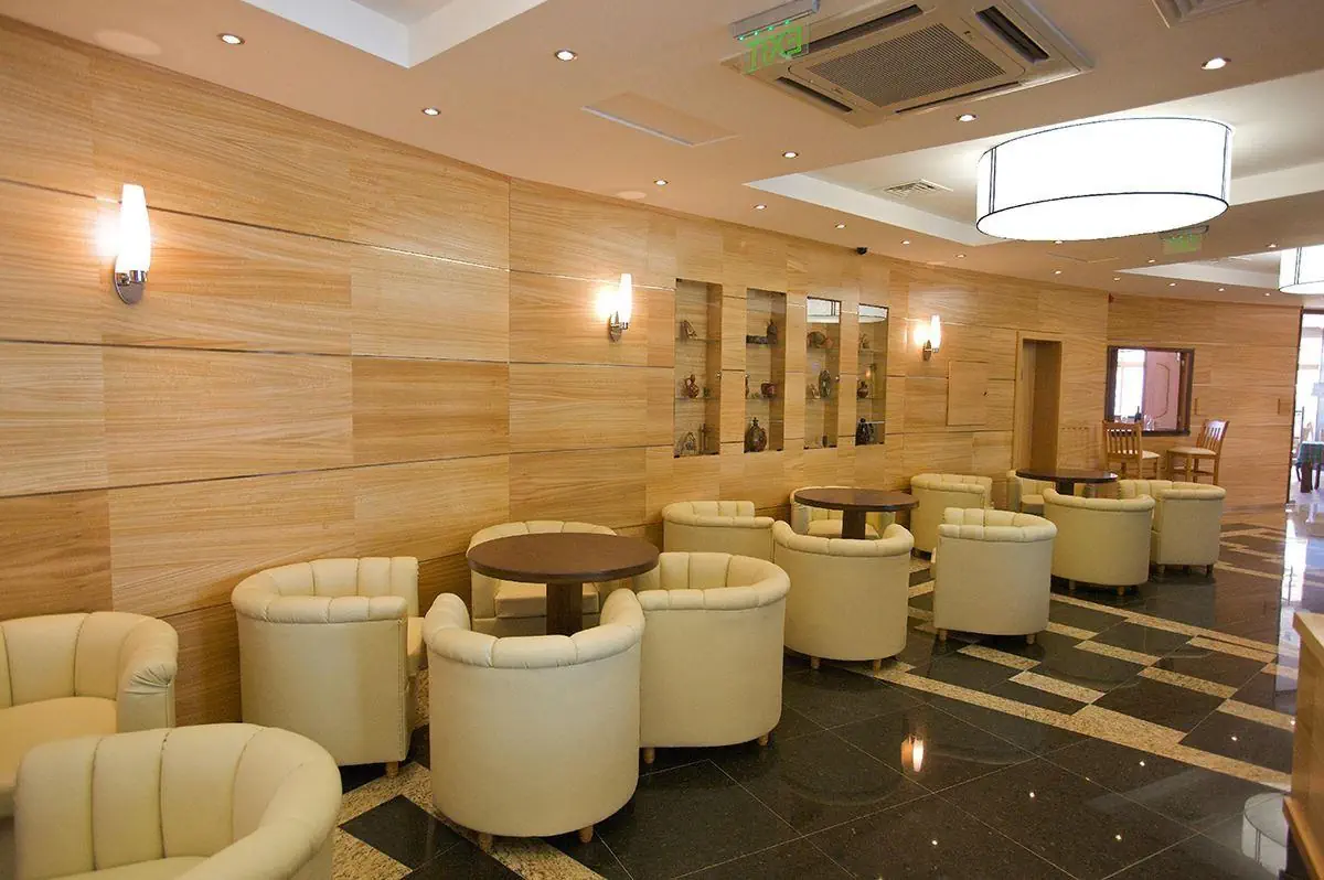 HOTEL: Sea Breeze