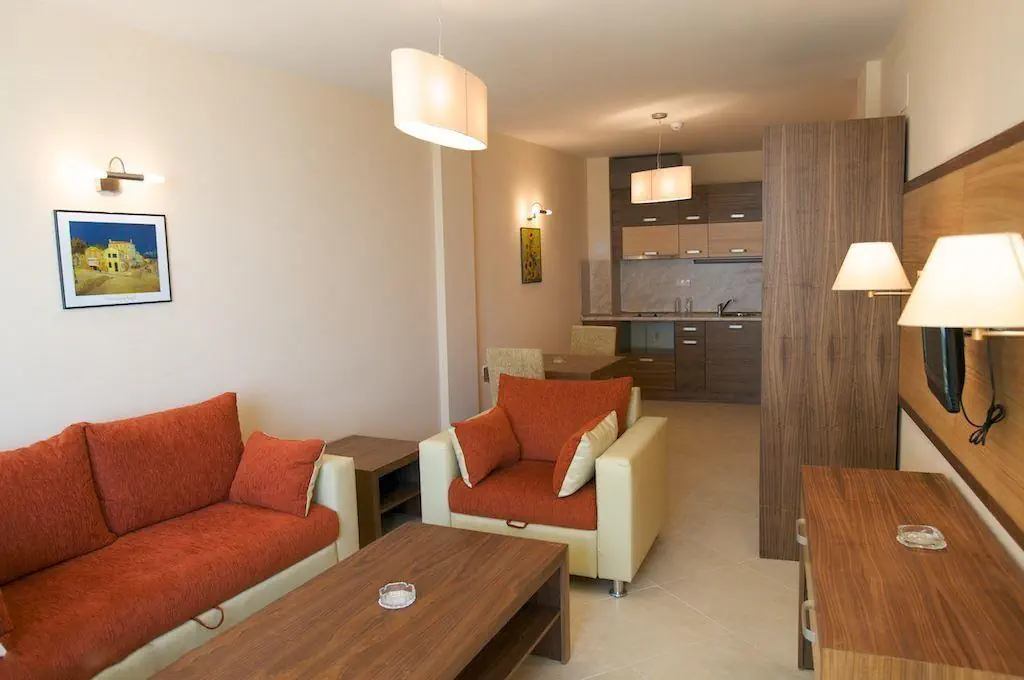 HOTEL: Sea Breeze