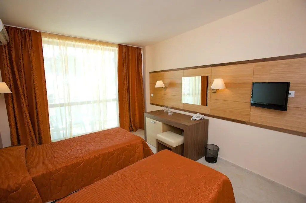 HOTEL: Sea Breeze