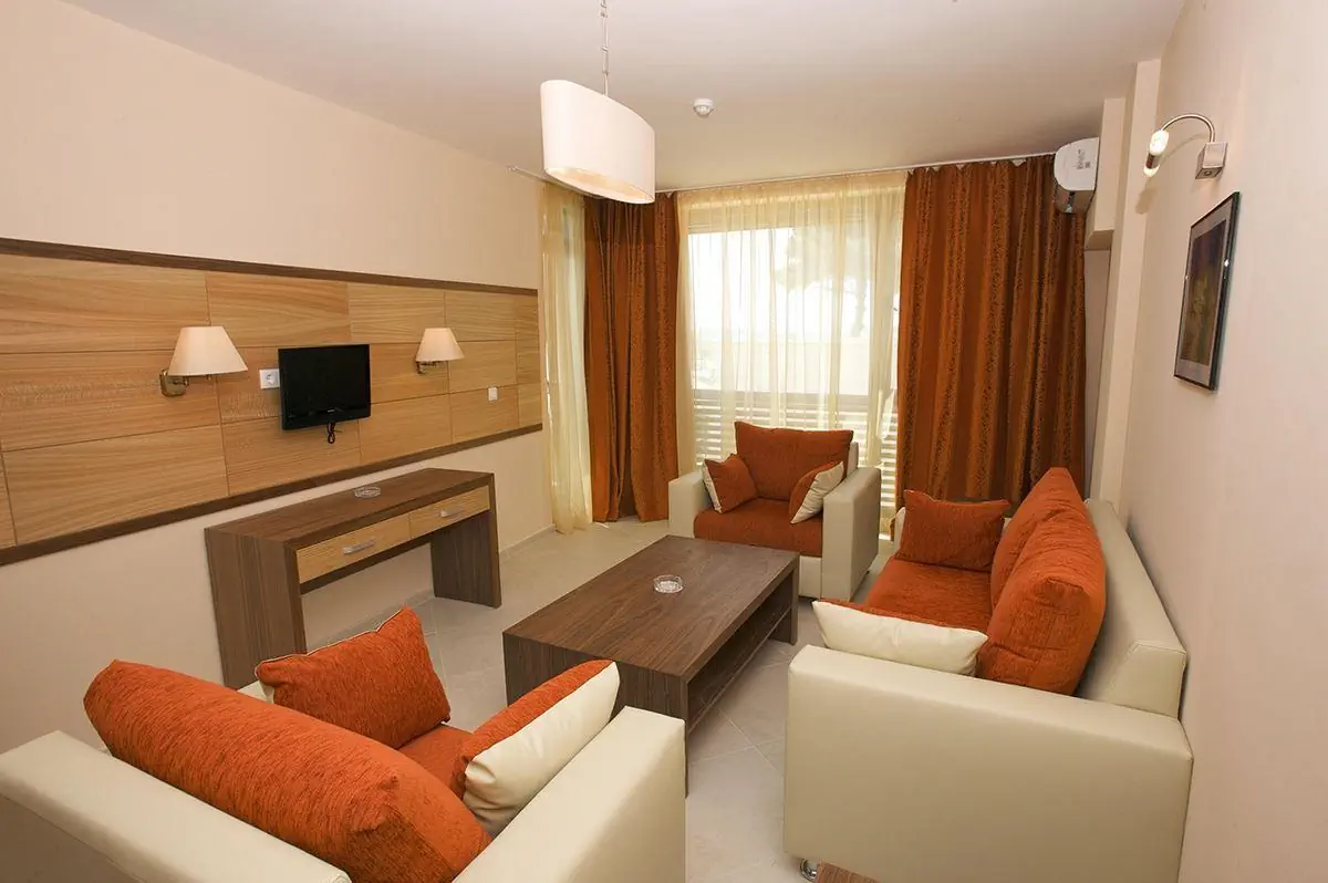 HOTEL: Sea Breeze