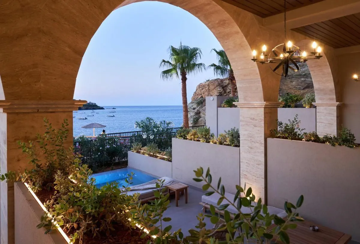 HOTEL: Castello Infinity Suites (Adult Only 16+)