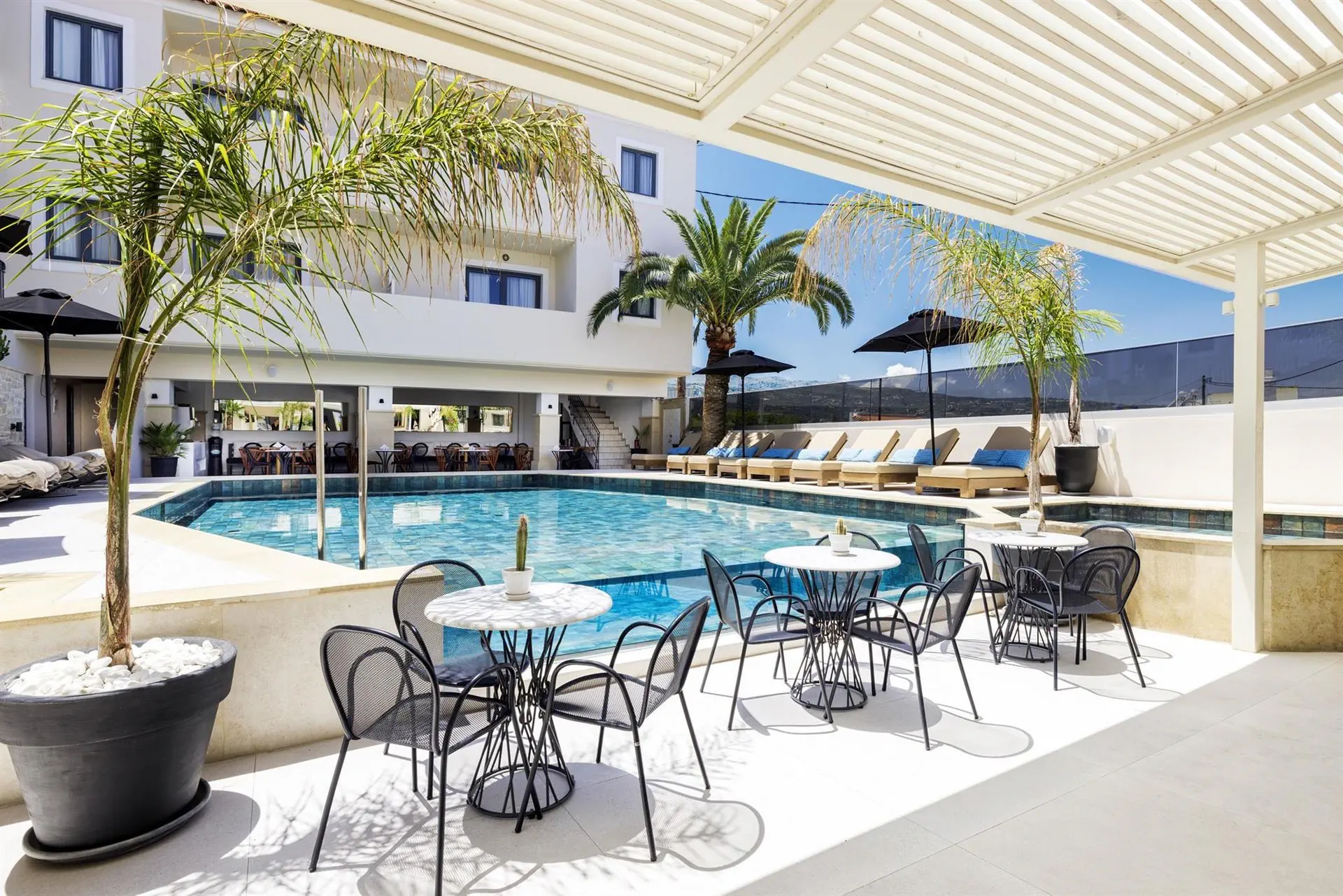HOTEL: La Stella Suites