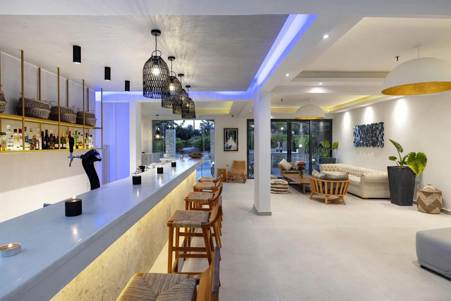 HOTEL: La Stella Suites