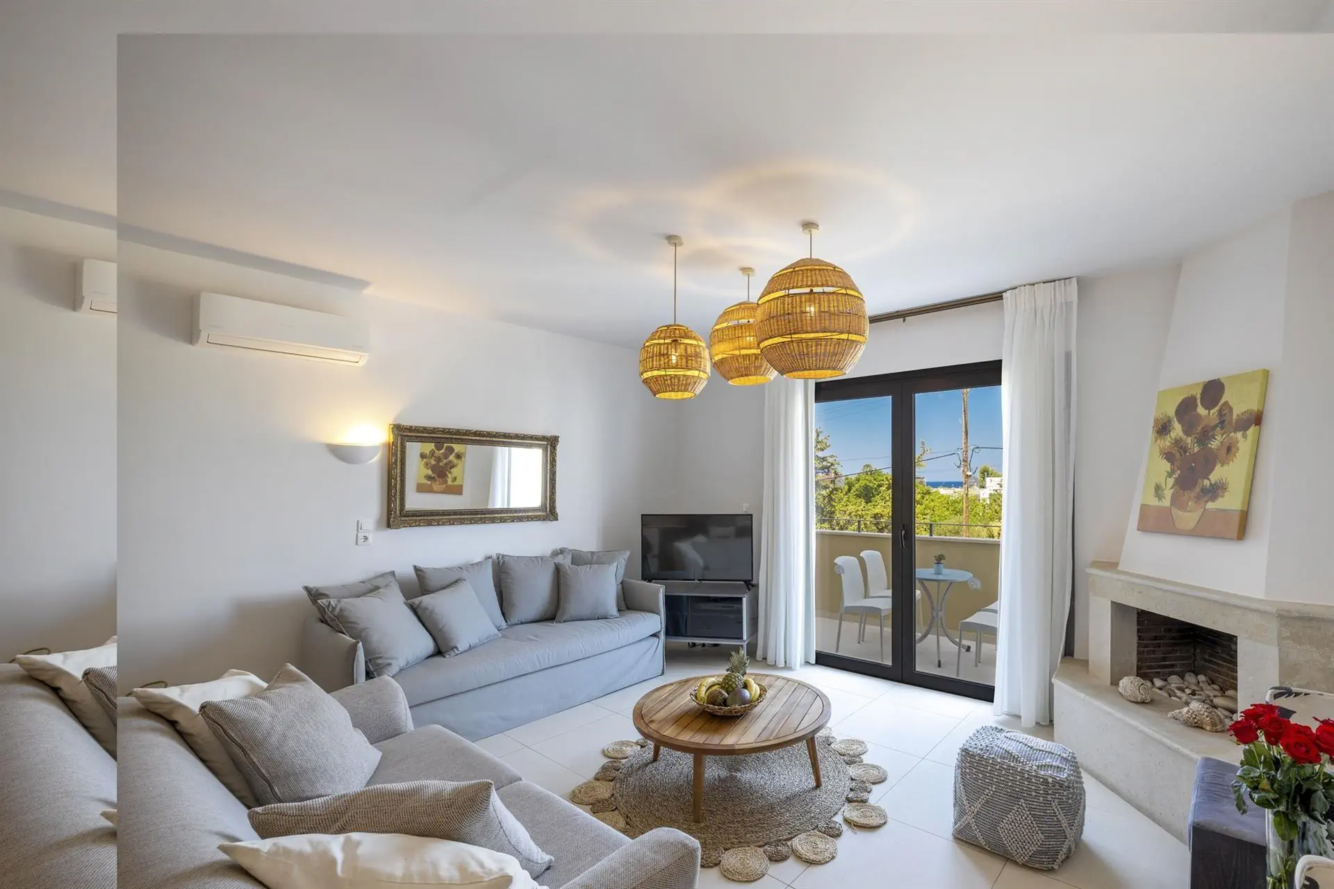 HOTEL: La Stella Suites