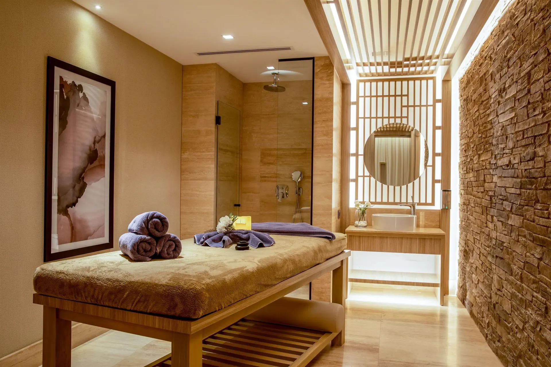 HOTEL: The Norm Le Chic
