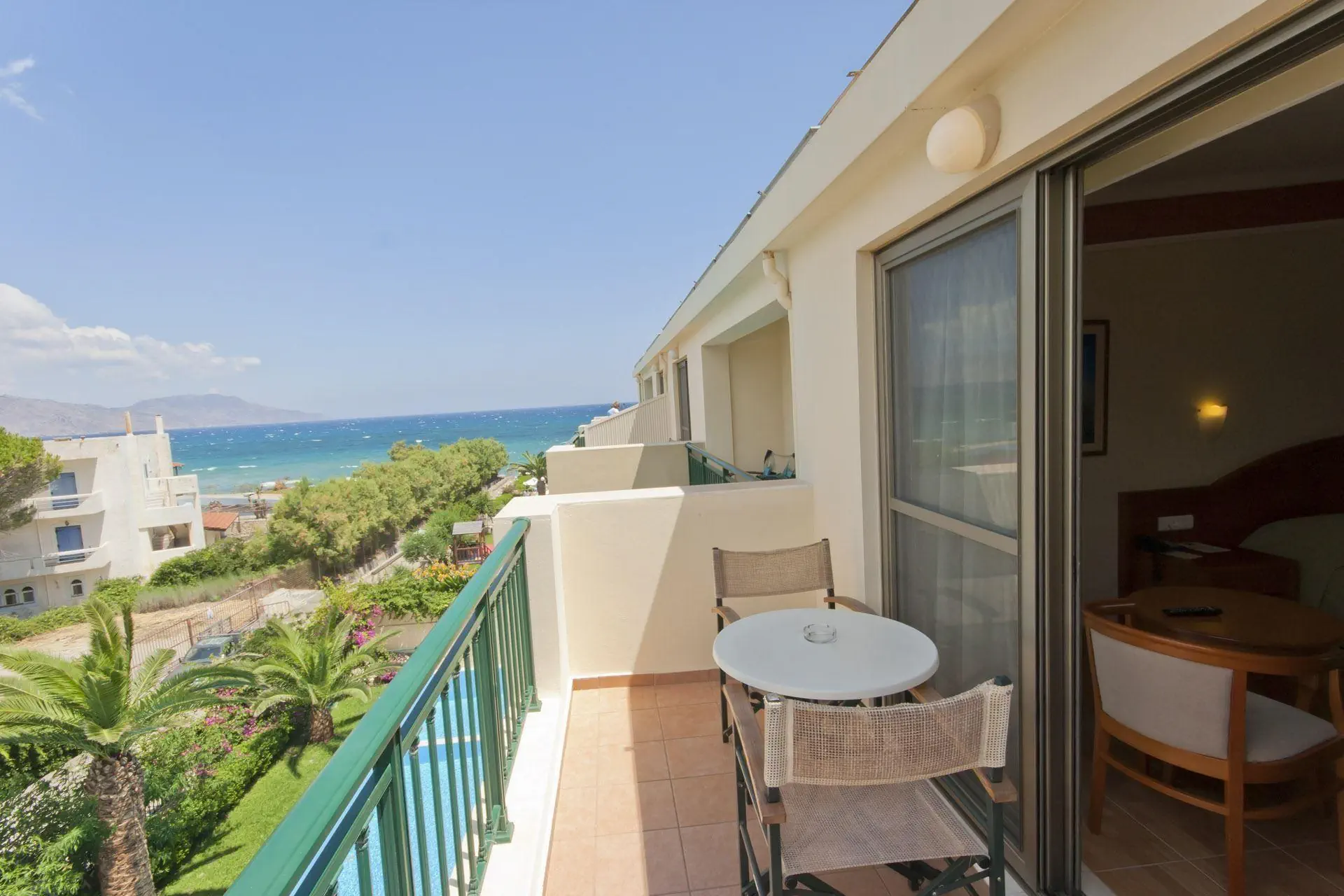 HOTEL: Hydramis Palace