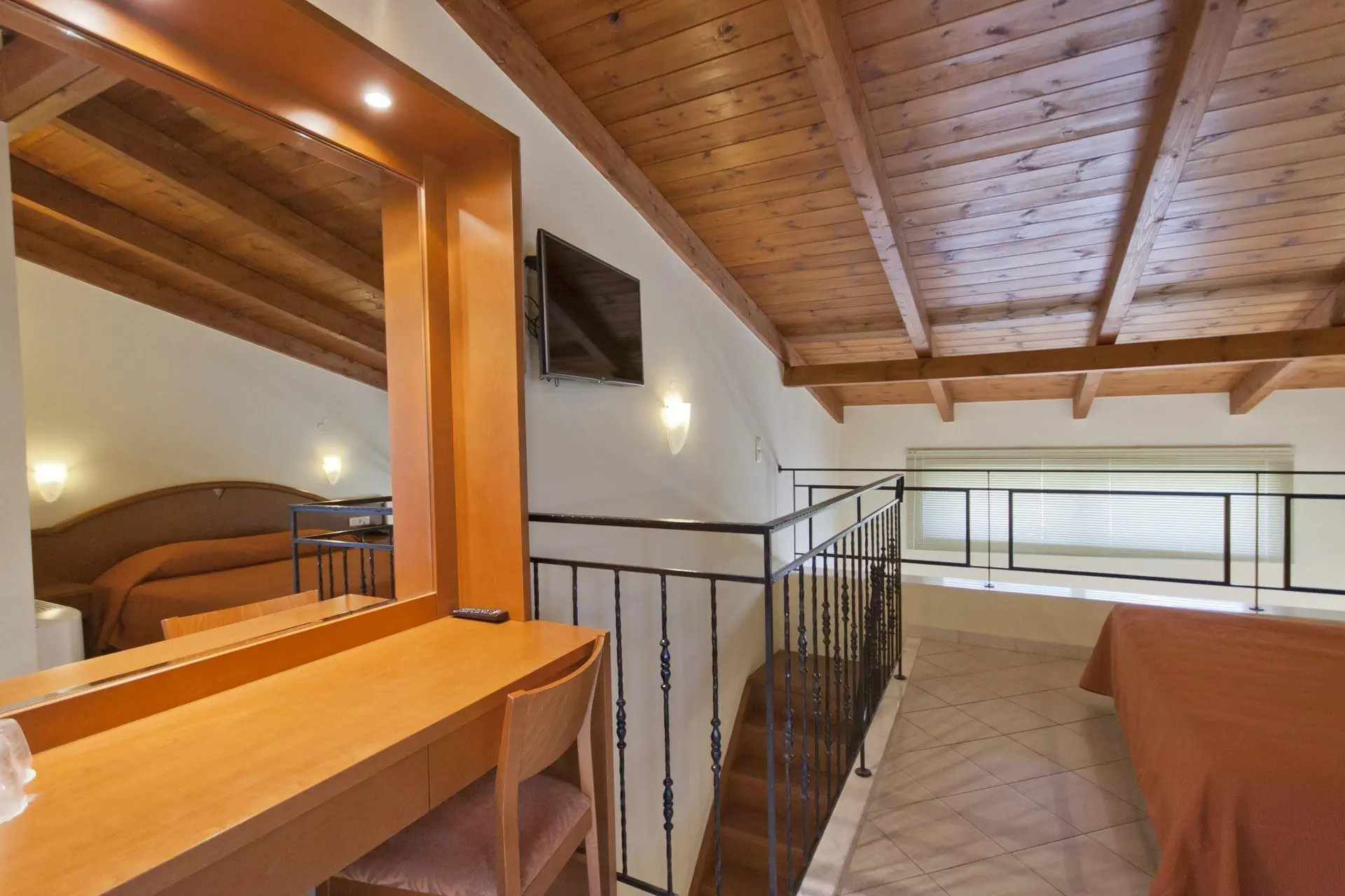 HOTEL: Hydramis Palace