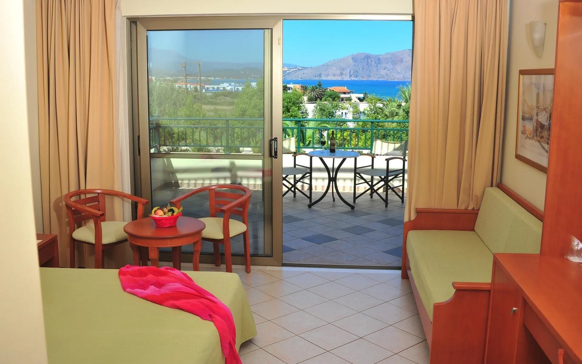HOTEL: Hydramis Palace