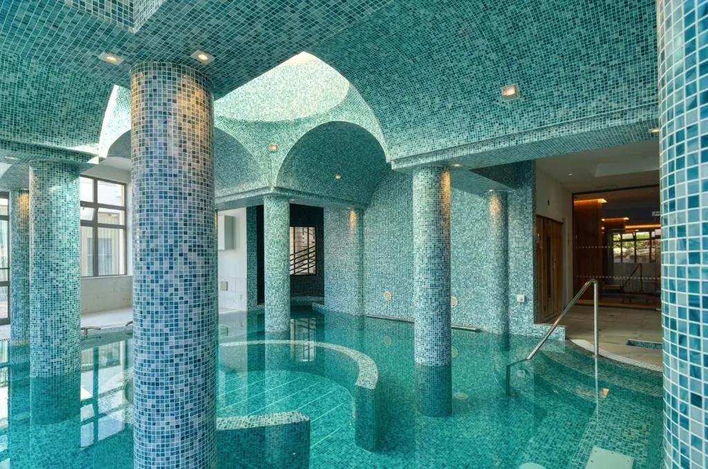 St. George Beach Hotel & Spa Resort (Adults Only)