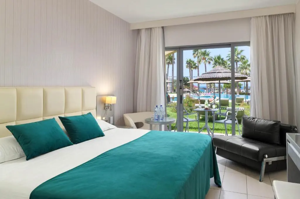 St. George Beach Hotel & Spa Resort (Adults Only)
