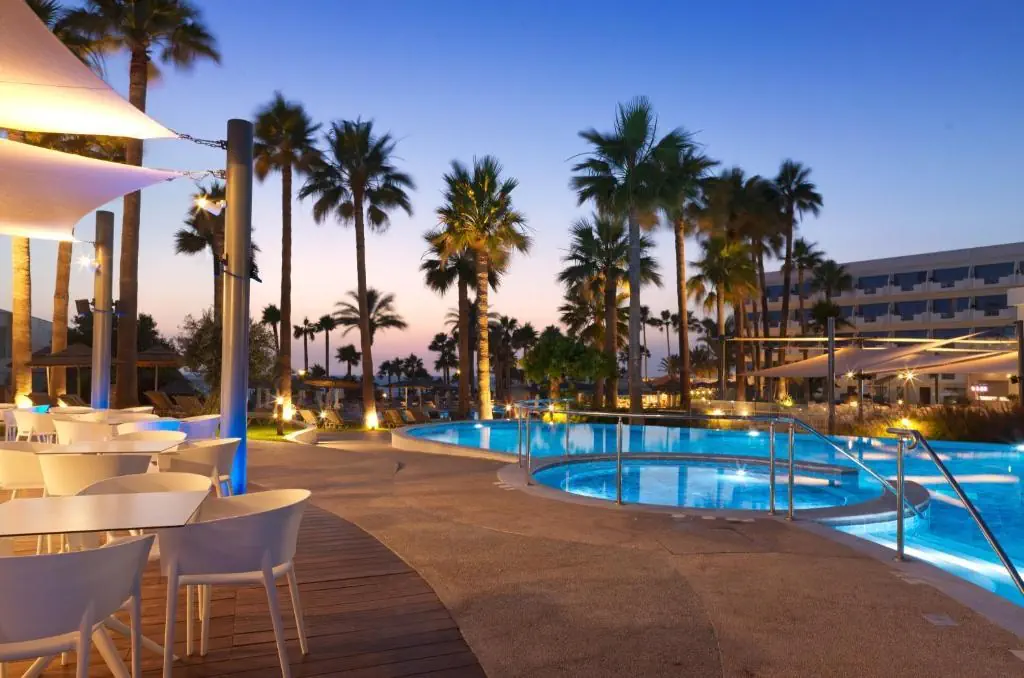 St. George Beach Hotel & Spa Resort (Adults Only)