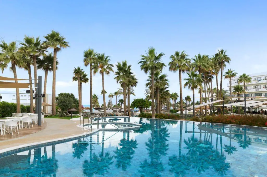 St. George Beach Hotel & Spa Resort (Adults Only)