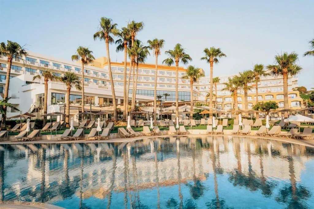 St. George Beach Hotel & Spa Resort (Adults Only)