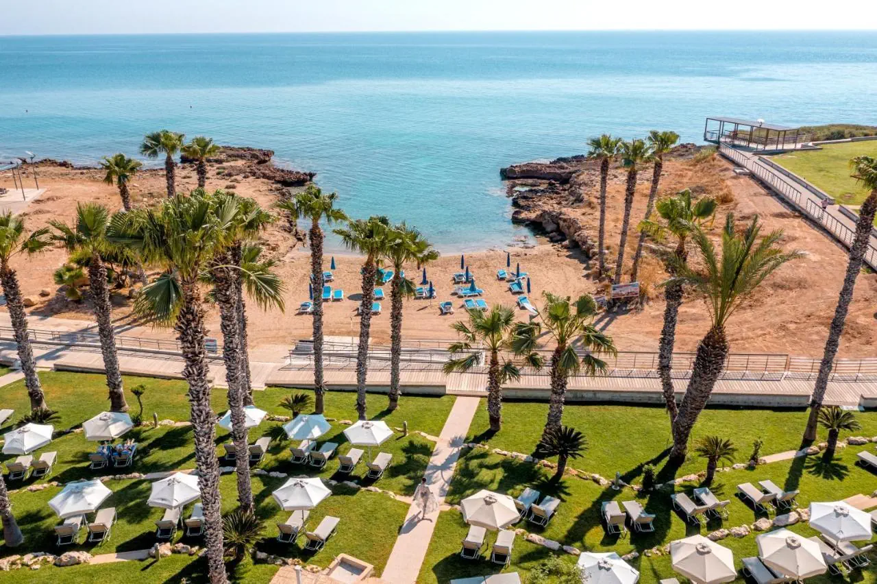 Louis Althea Beach - zdjęcie 18