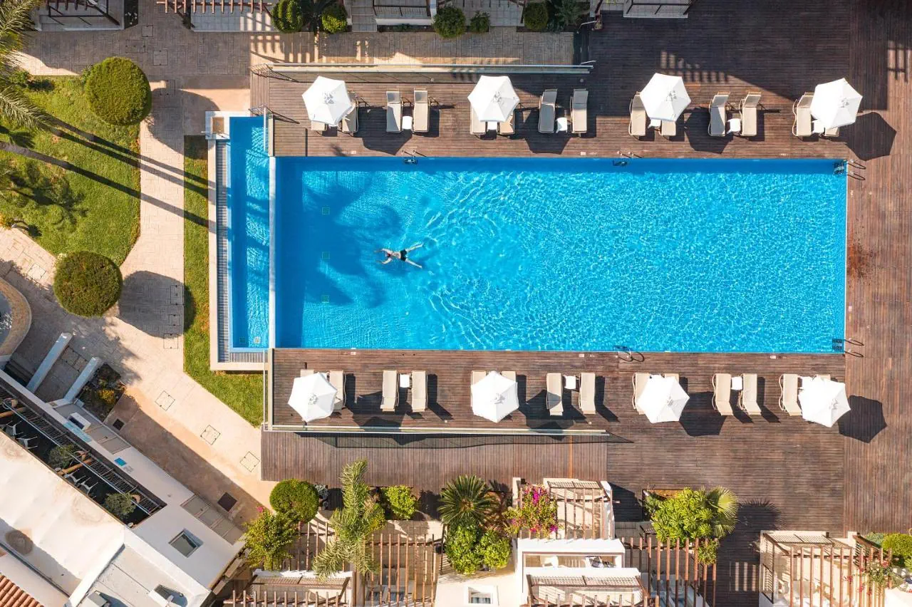 Louis Althea Beach - zdjęcie 6