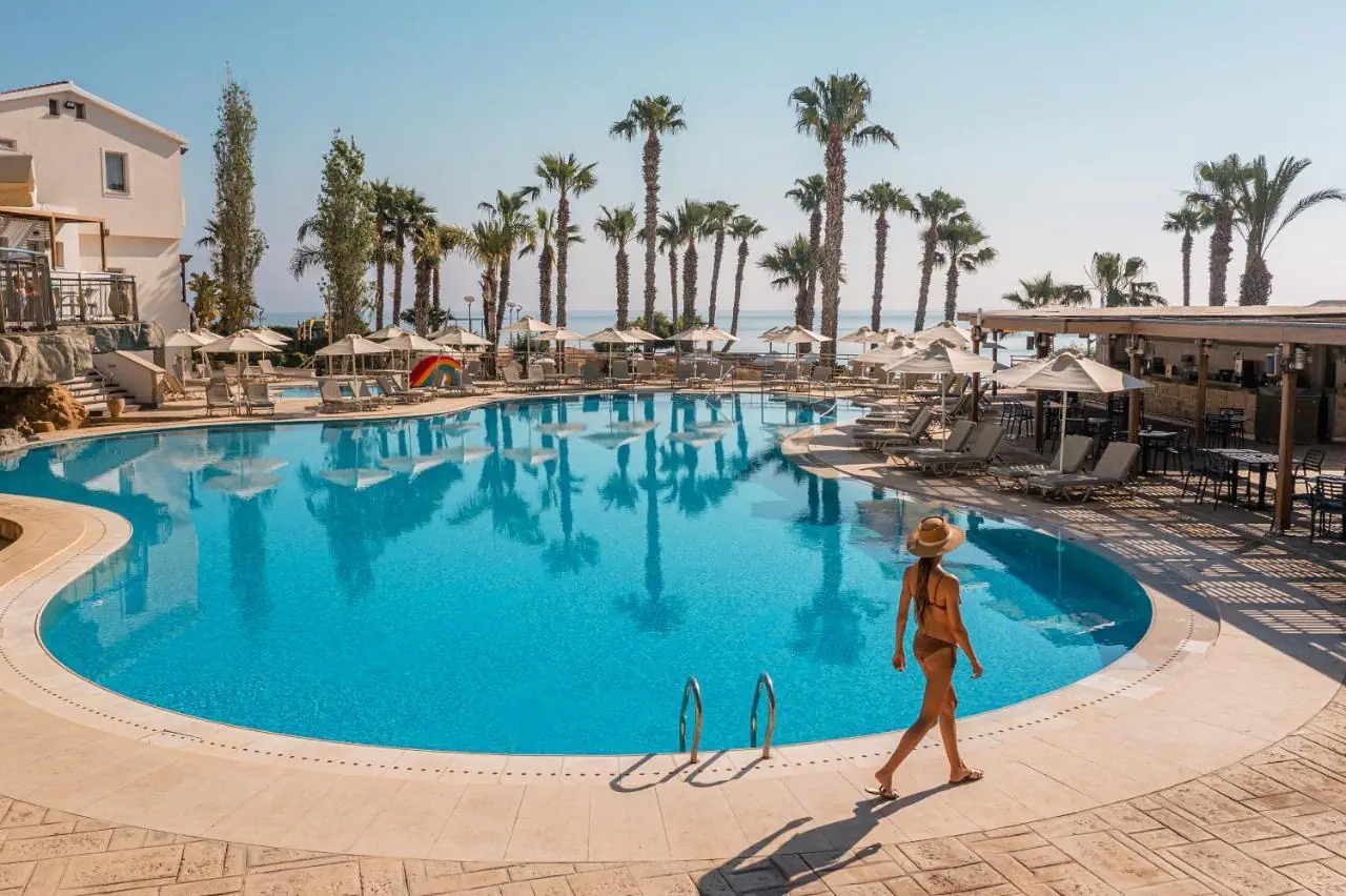 Louis Althea Beach - zdjęcie 9