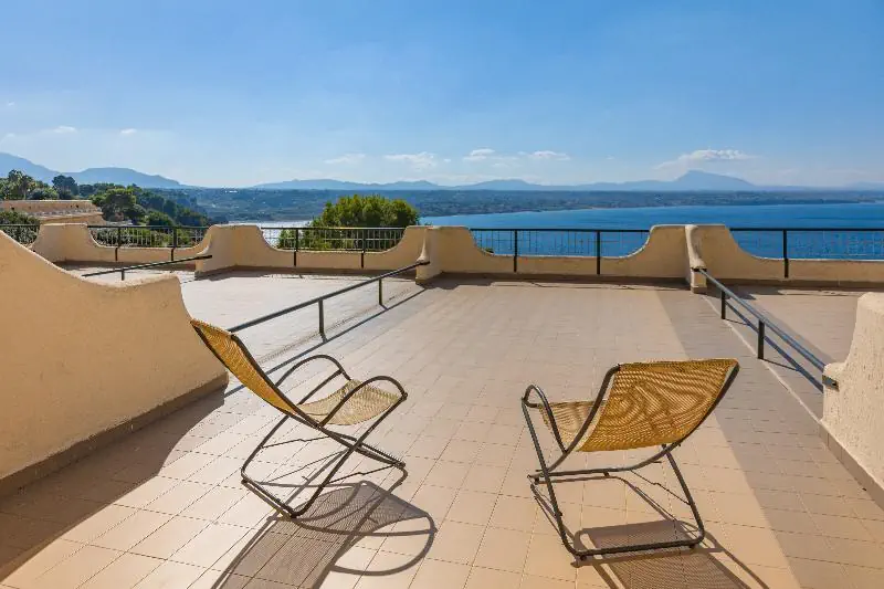 HOTEL TERRASINI