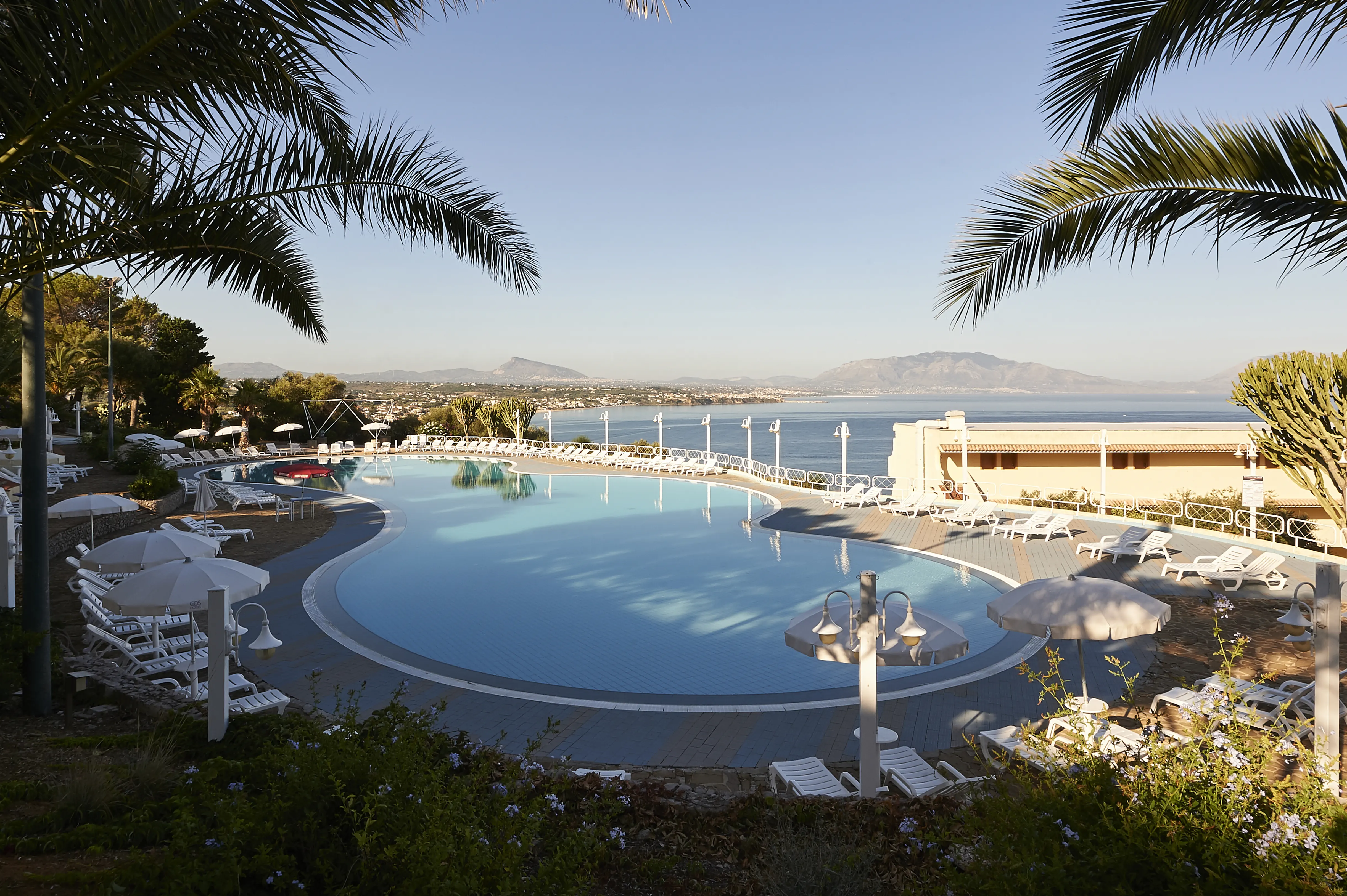 HOTEL TERRASINI