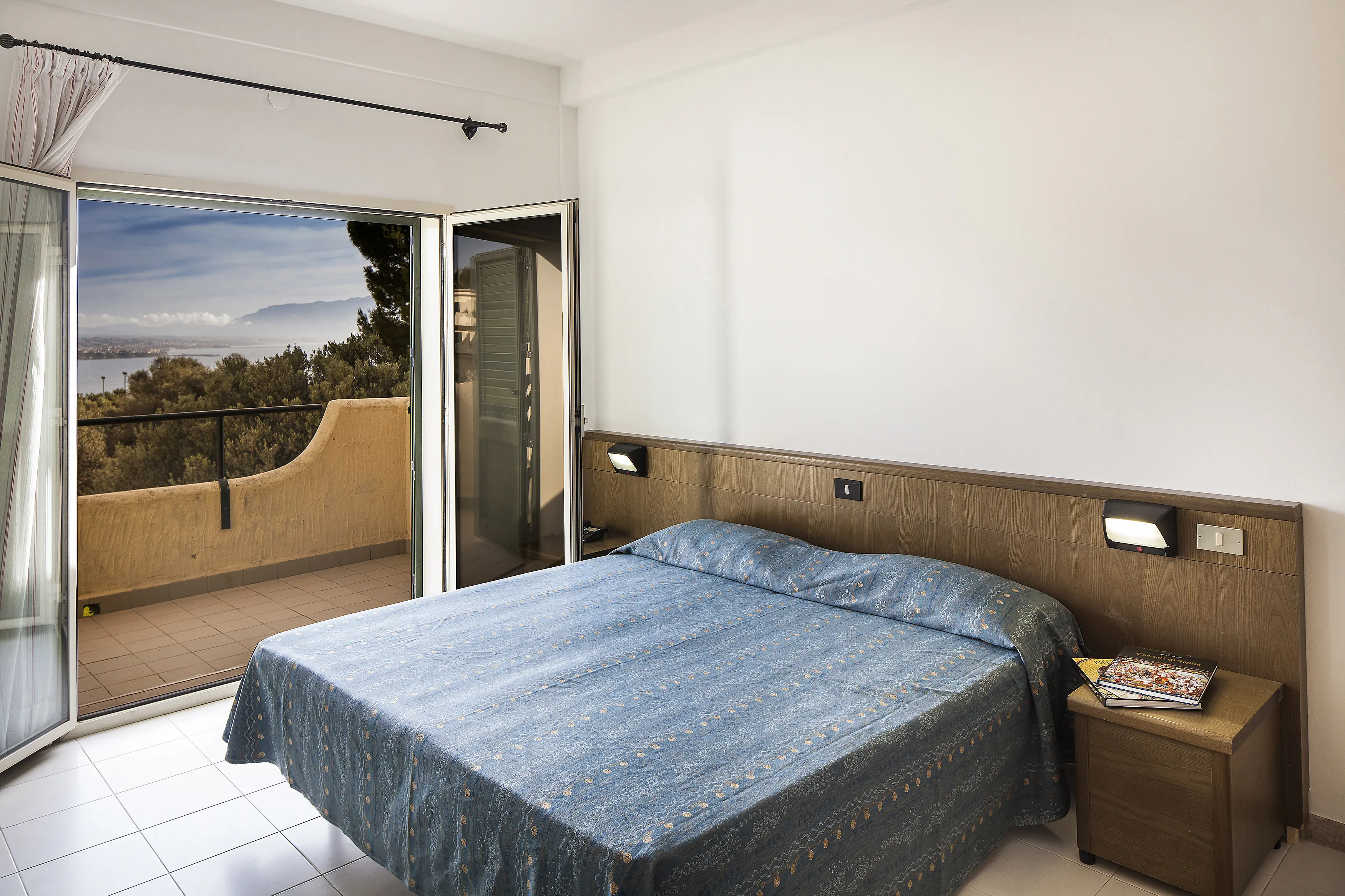 HOTEL TERRASINI