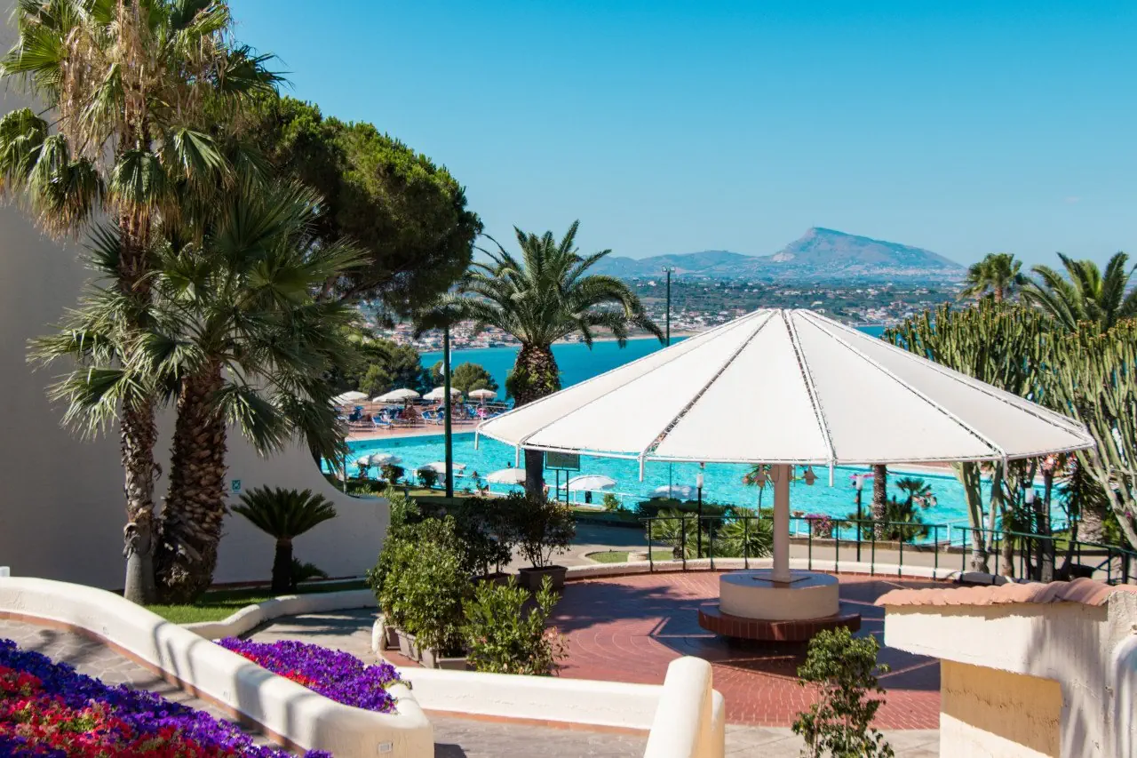 HOTEL TERRASINI