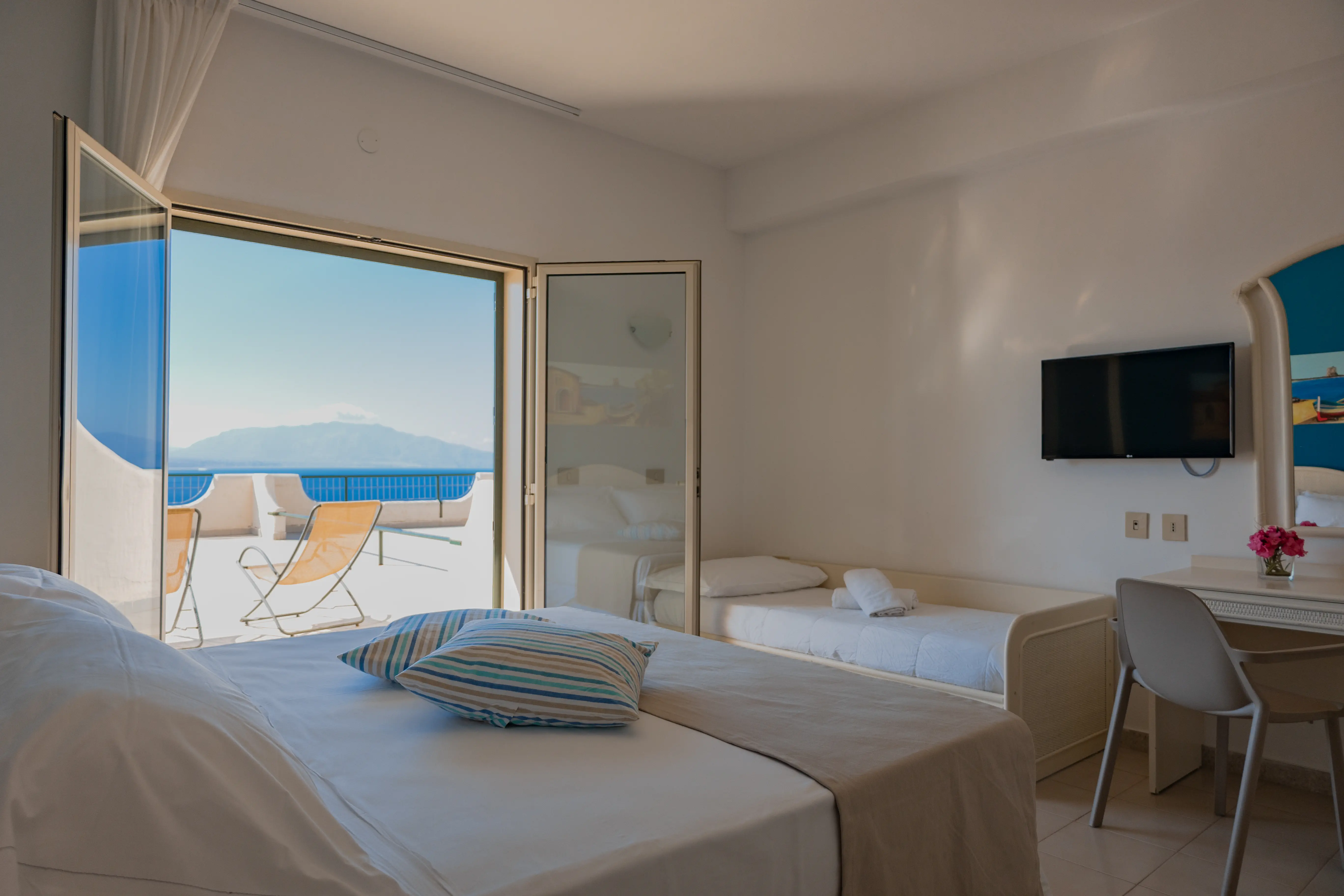 HOTEL TERRASINI