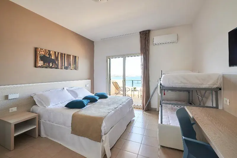 HOTEL TERRASINI