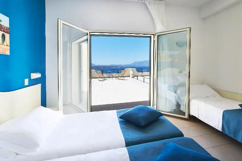 HOTEL TERRASINI