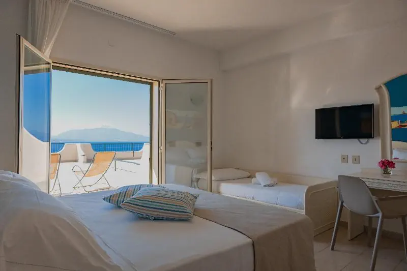 HOTEL TERRASINI